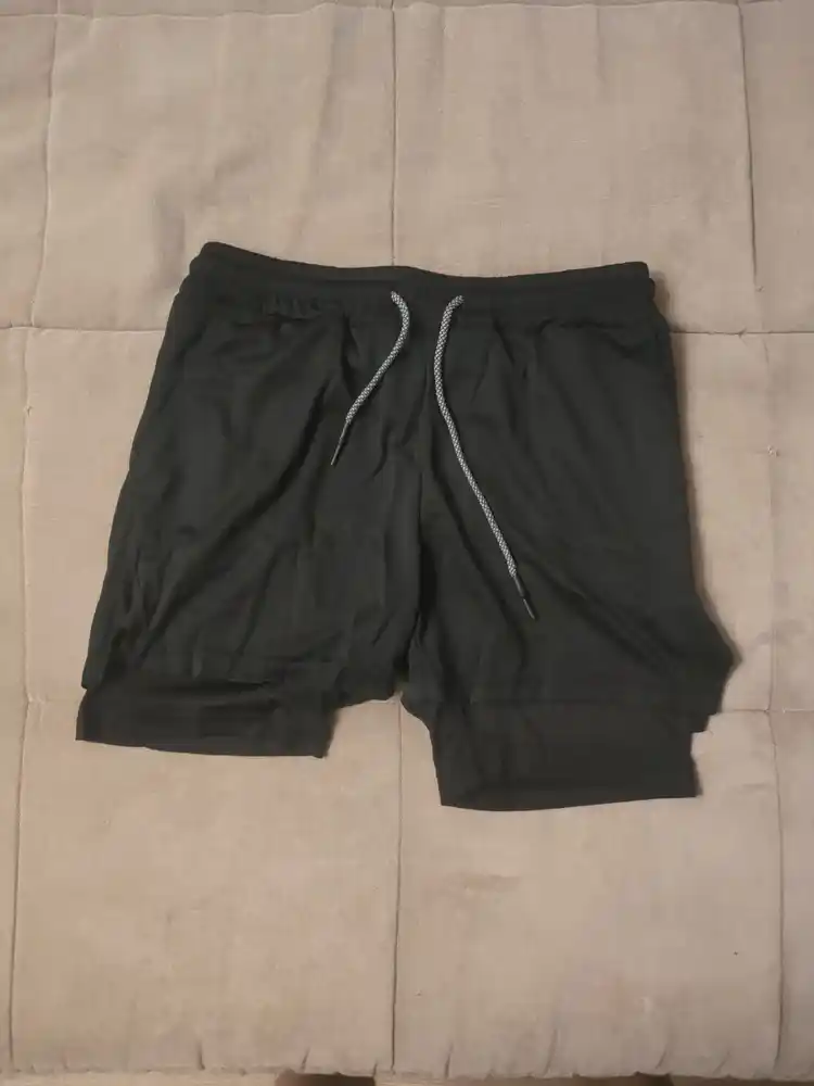 Erkaklar sport shortigi 2 tasi 1 da: tayts va telefon uchun cho'ntakli, sport va fitnes