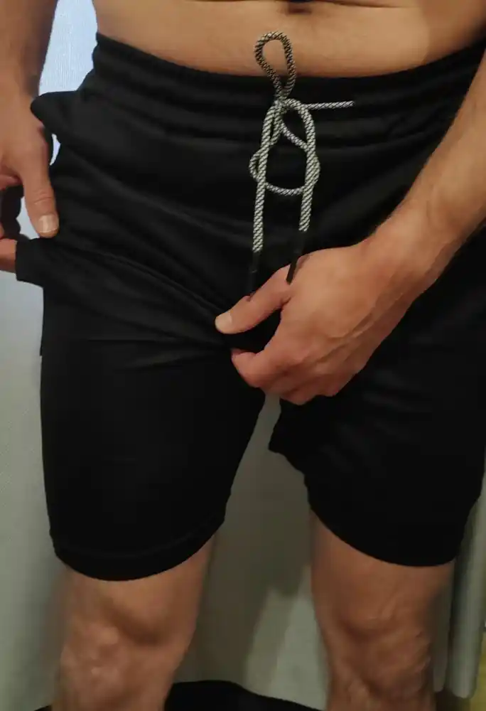 Erkaklar sport shortigi 2 tasi 1 da: tayts va telefon uchun cho'ntakli, sport va fitnes