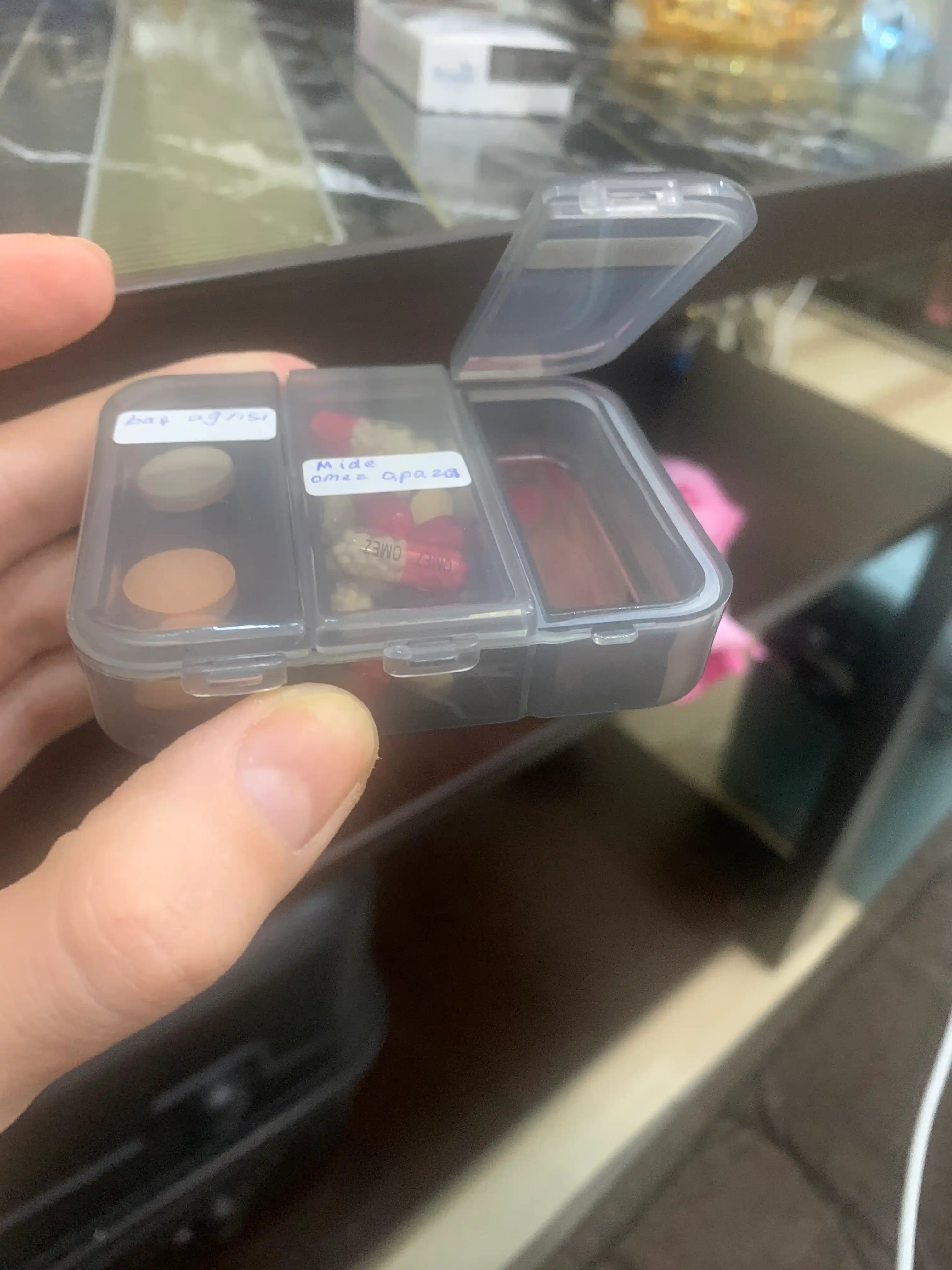Tabletka qutisi, tabletkalar uchun organayzer, dorilar uchun idish, vitaminlar uchun quti
