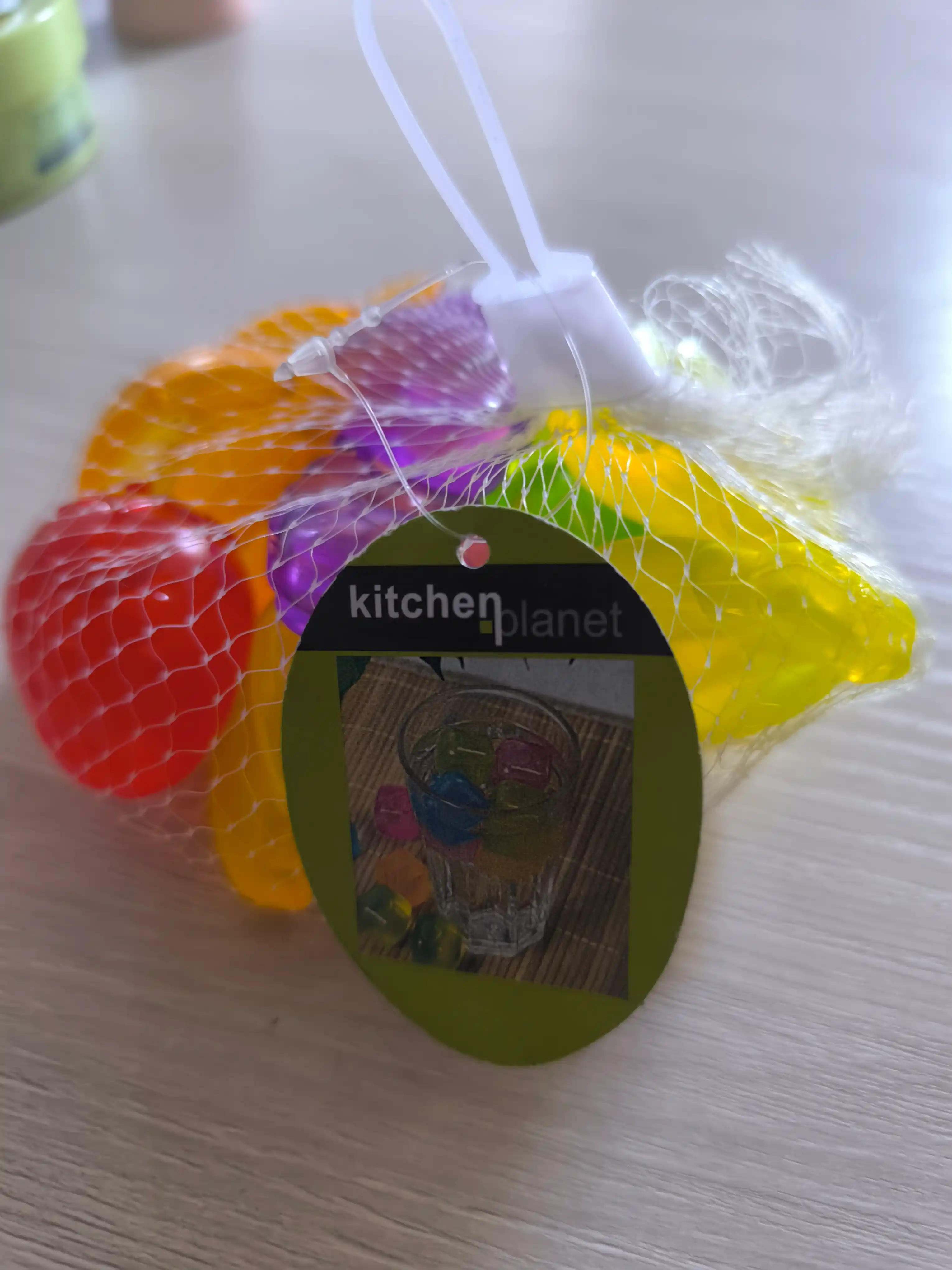 Ko‘p marta ishlatiladigan muz bo‘laklari, plastik muz bo‘laklari, sun’iy muz