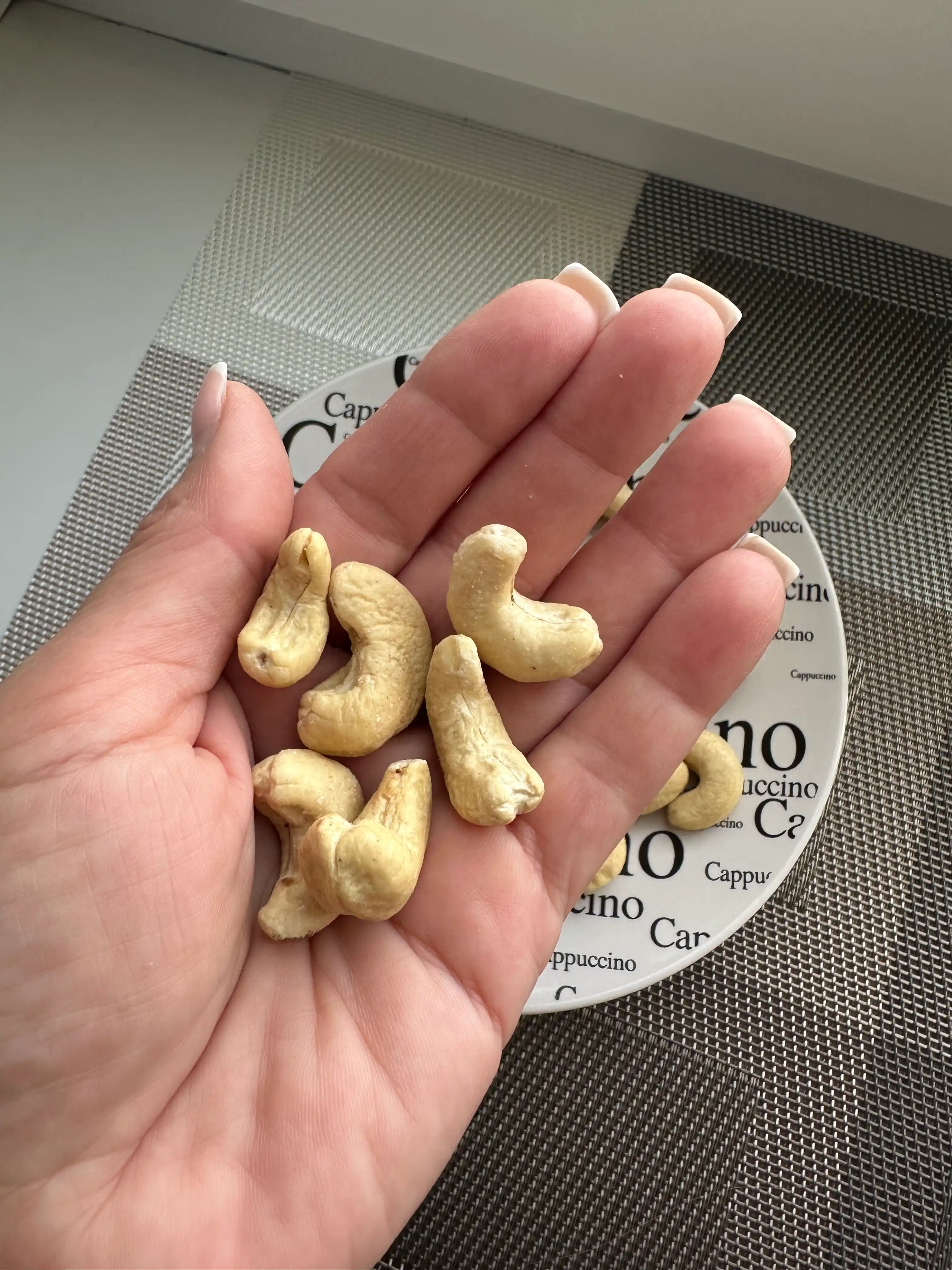 Hayot Ne’matlari Premium keshyu yong‘oqlari - tabiiy ta’mli va foydali yengil taom 200 g