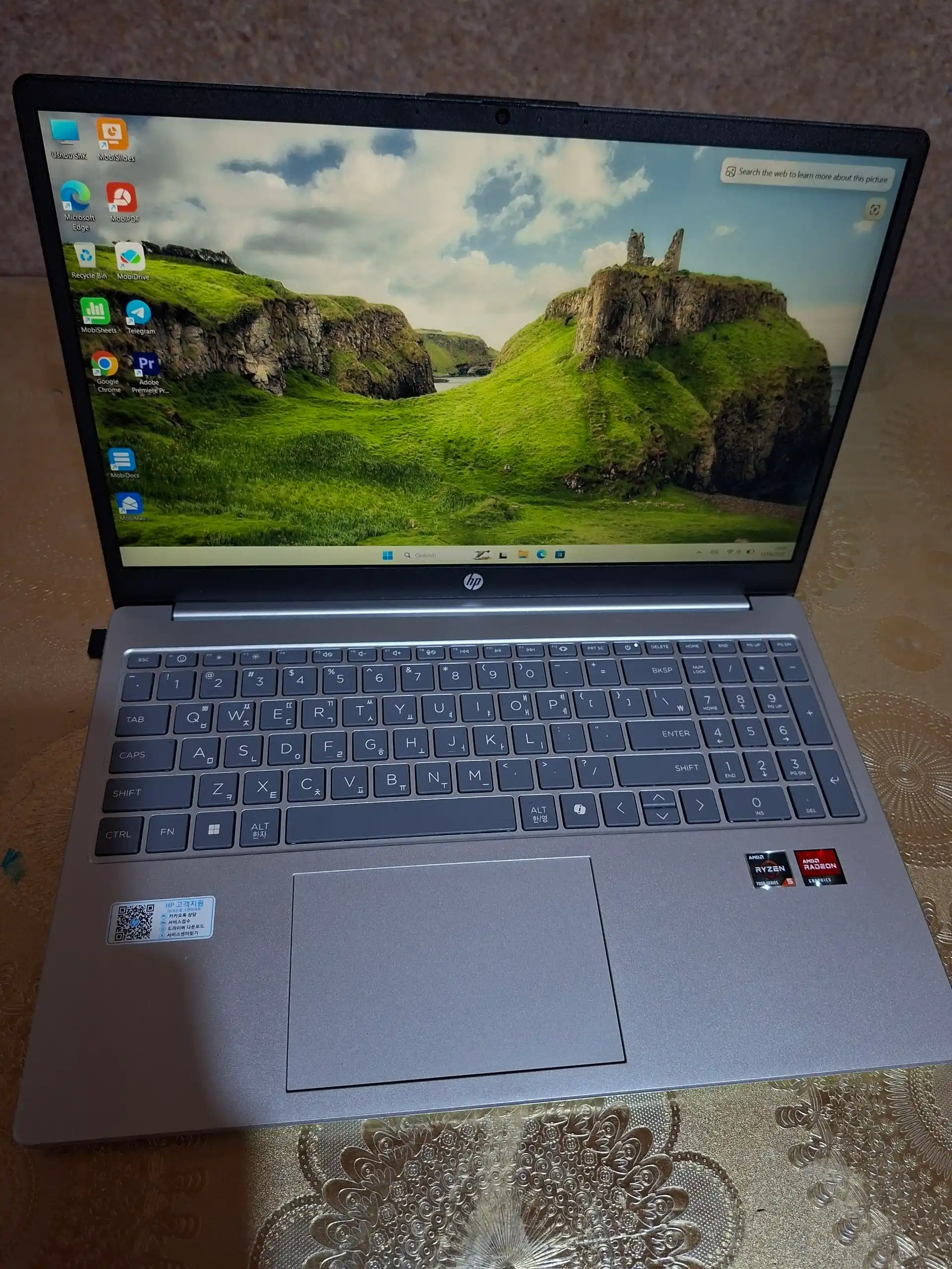 Noutbuk HP Laptop 15 AMD Ryzen™ 5 7535HS RAM 16 GB DDR5 512 GB SSD 15.6″ Full HD IPS