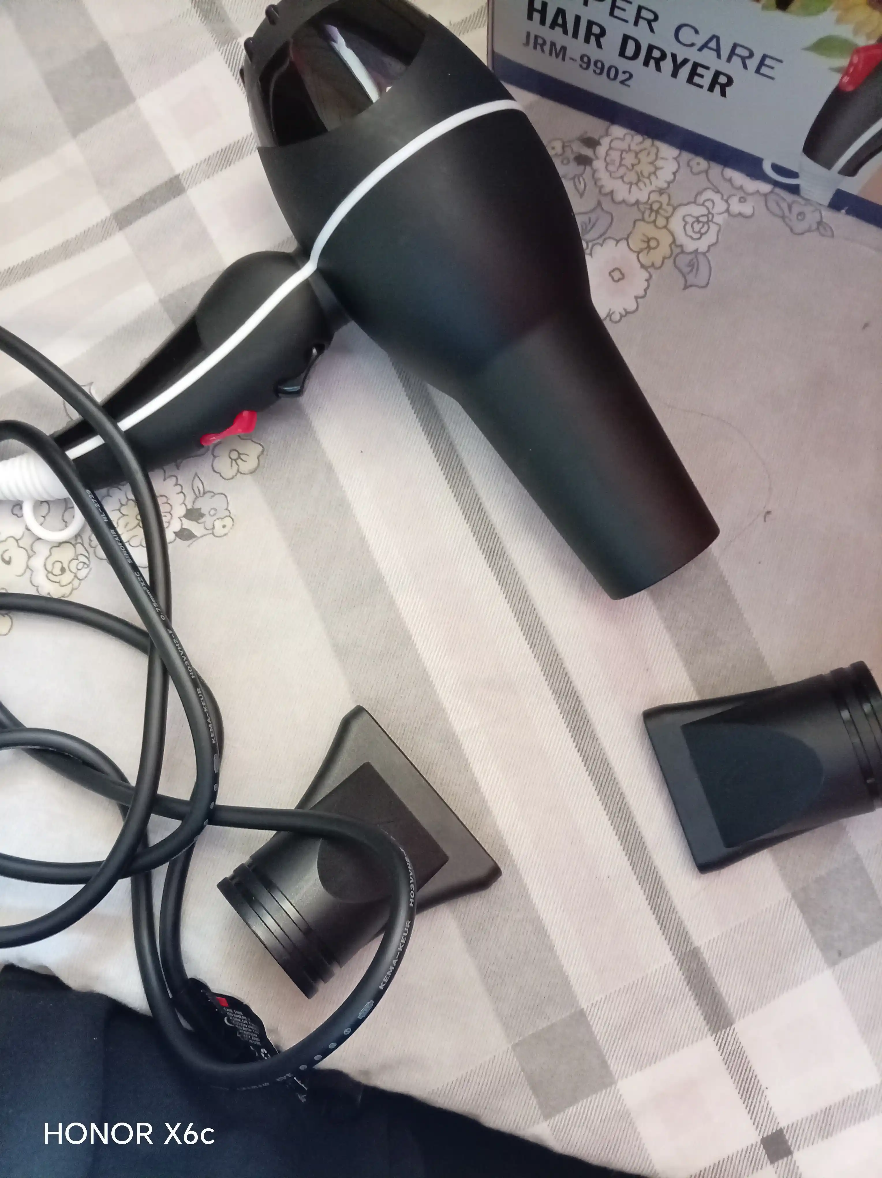 Professional fen soch quritgich JRM styler, quritish va turmaklash uchun