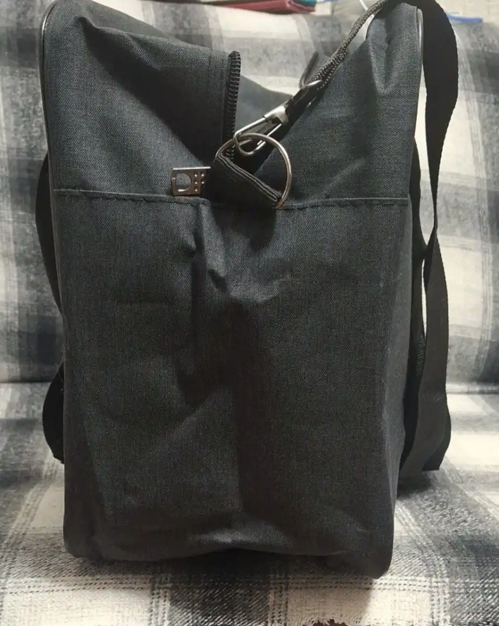 Sayohat uchun qo'l yuki sumkasi