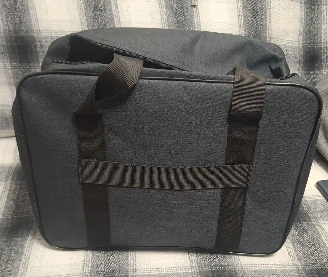 Sayohat uchun qo'l yuki sumkasi