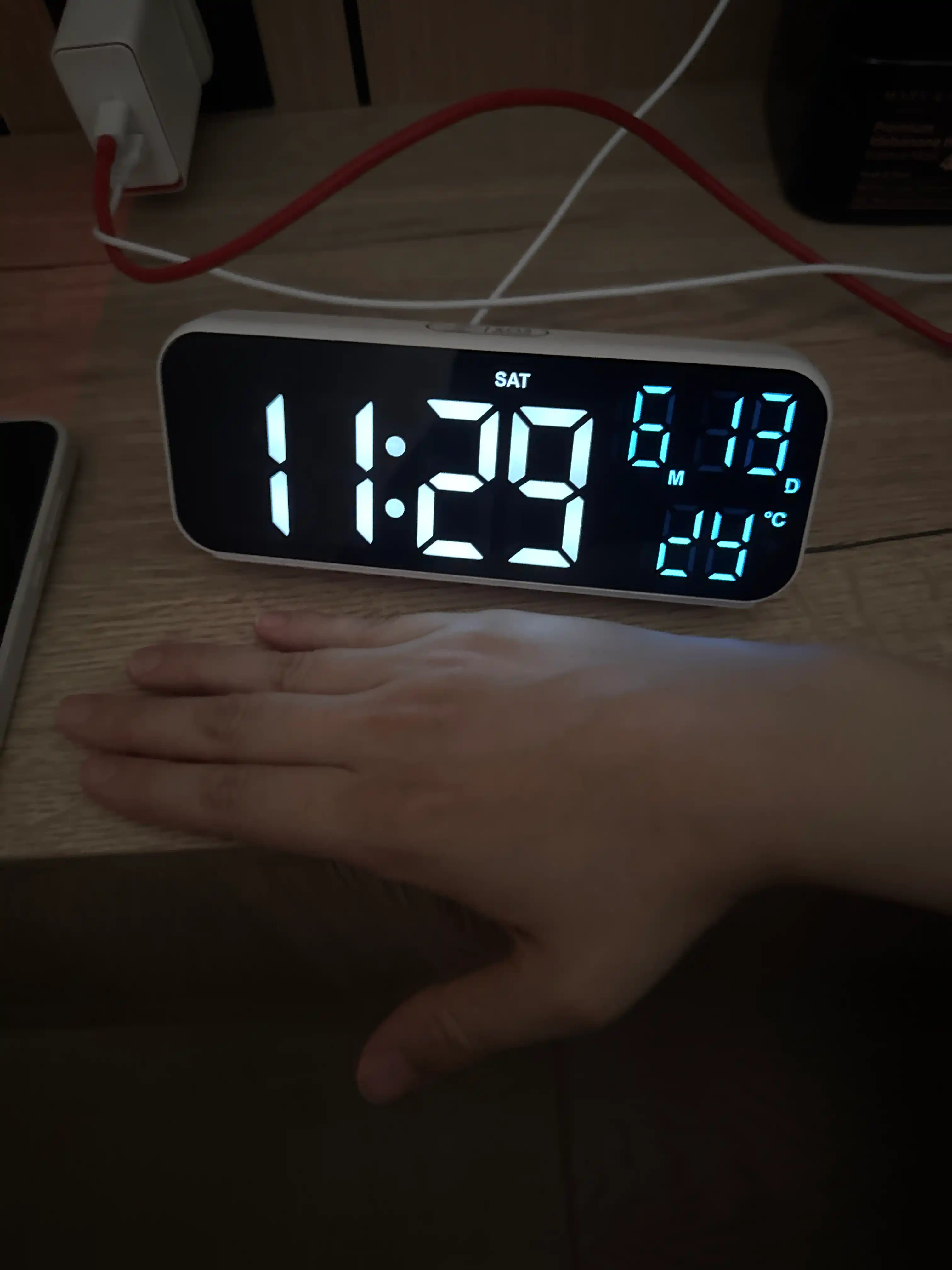 Современные, многофункциональные LED настольные часы