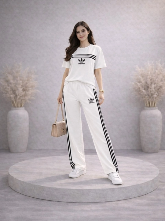 Ayollar sport kiyim to'plami, futbolka va keng shim, trend casual street outfit - 