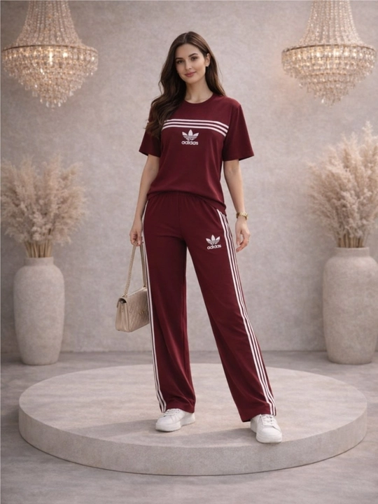 Ayollar sport kiyim to'plami, futbolka va keng shim, trend casual street outfit - 