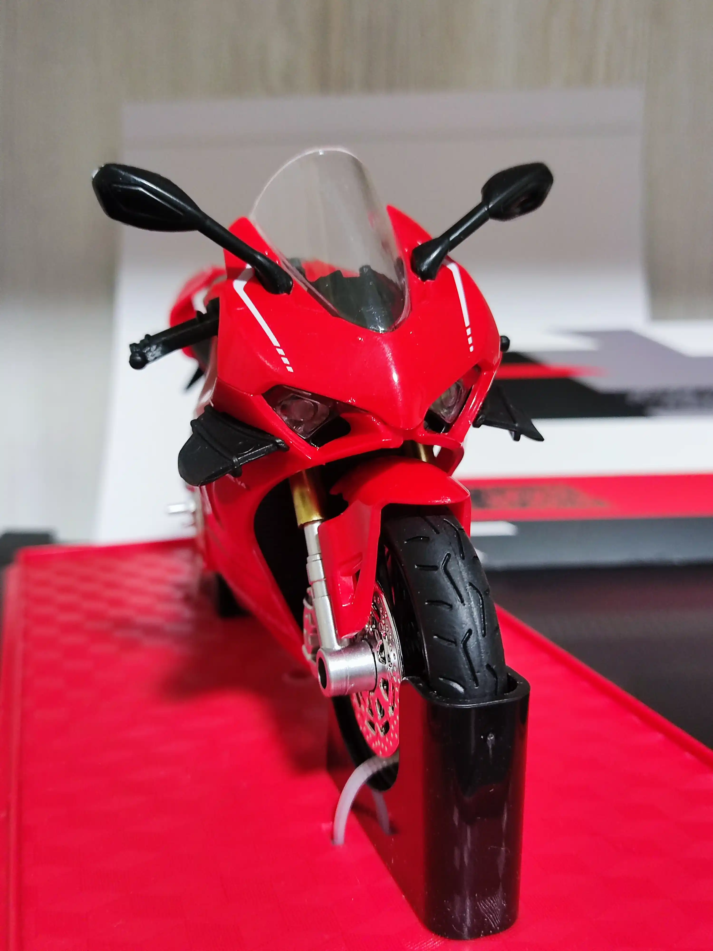 Moliyaviy metall mototsikl, model Kawasaki, Suzuki, Ducati, BMW, Honda