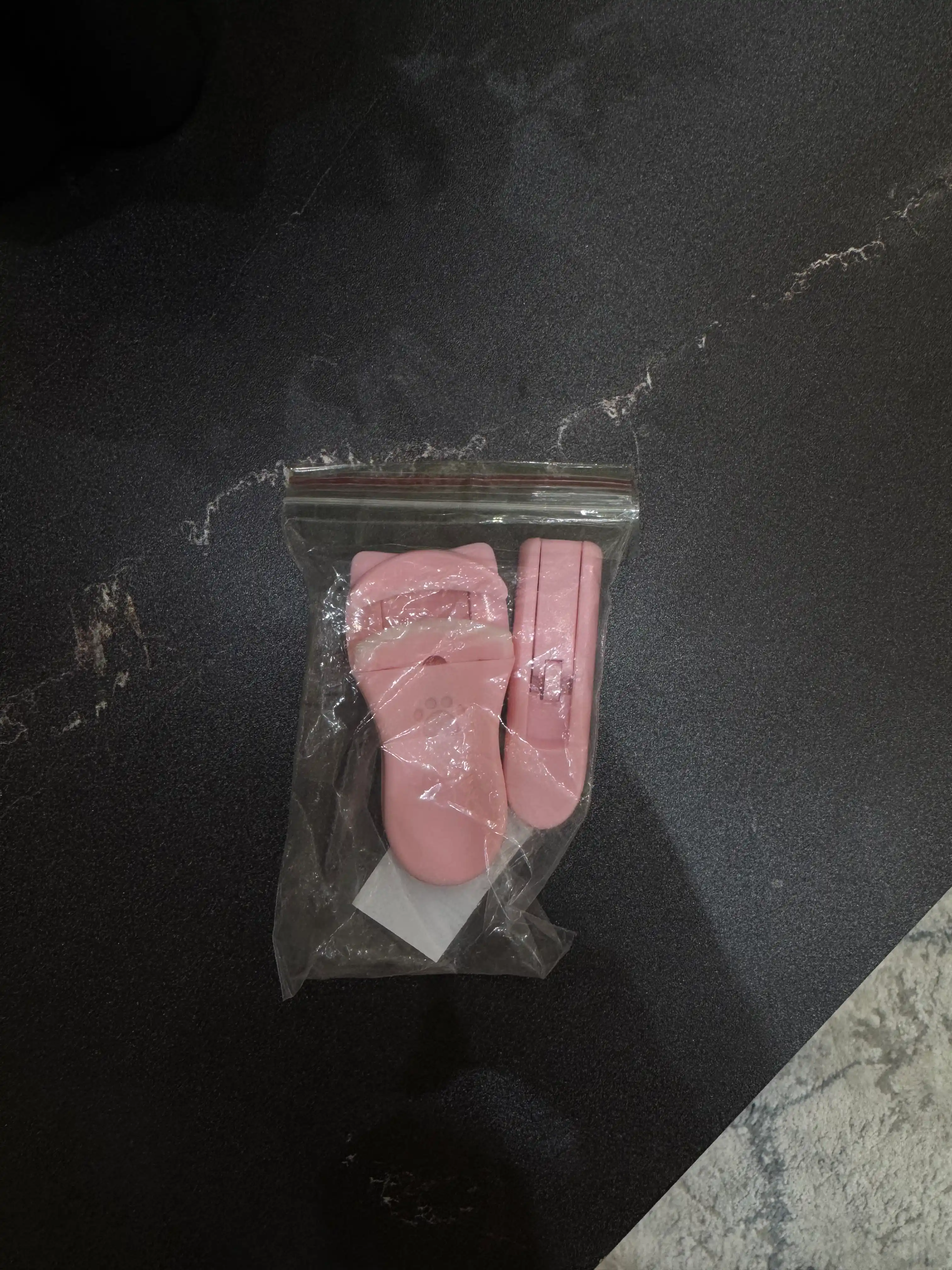 Kipriklarni burash va jingalak qilish uchun kerler-qisqich