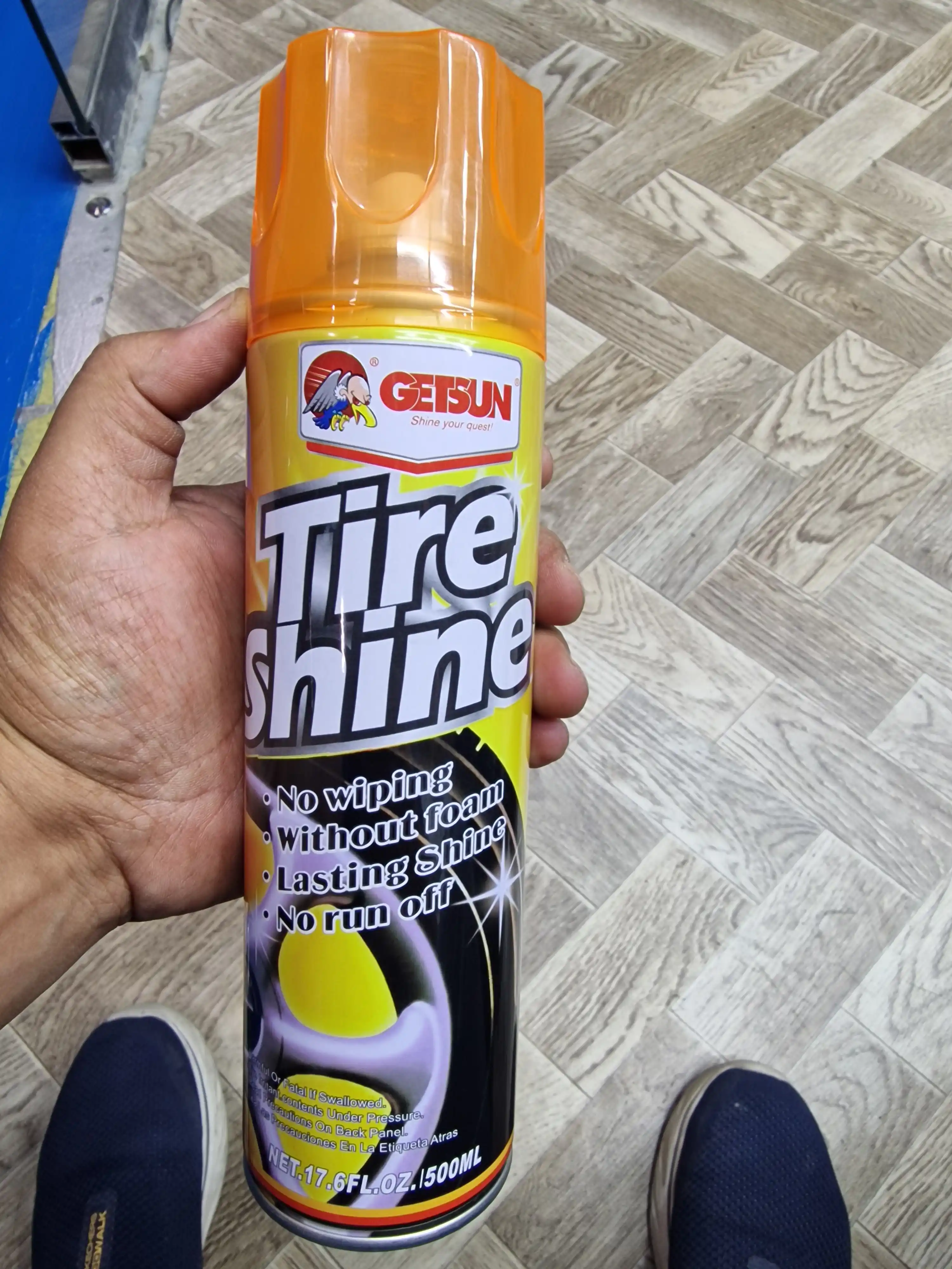 Чернитель шин Tire Shine, спрей для резины с эффектом мокрого блеска и защитой