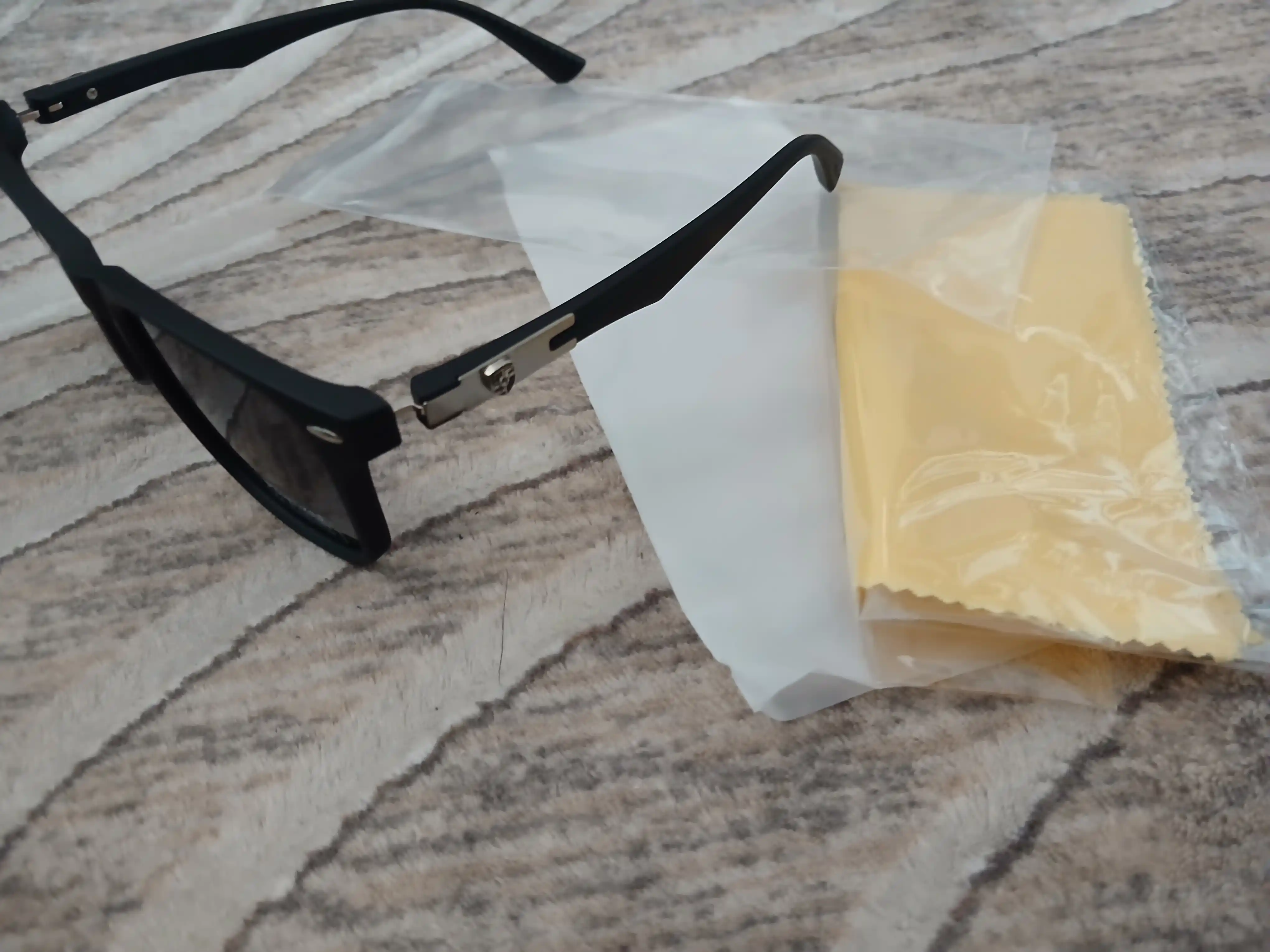 Polyarizatsiyali quyosh ko‘zoynagi UV400, yengil klassik ramka, uniseks