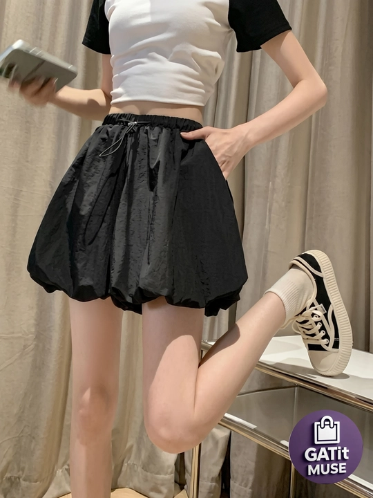 Ayollar ballon shortigi, yozgi Y2K