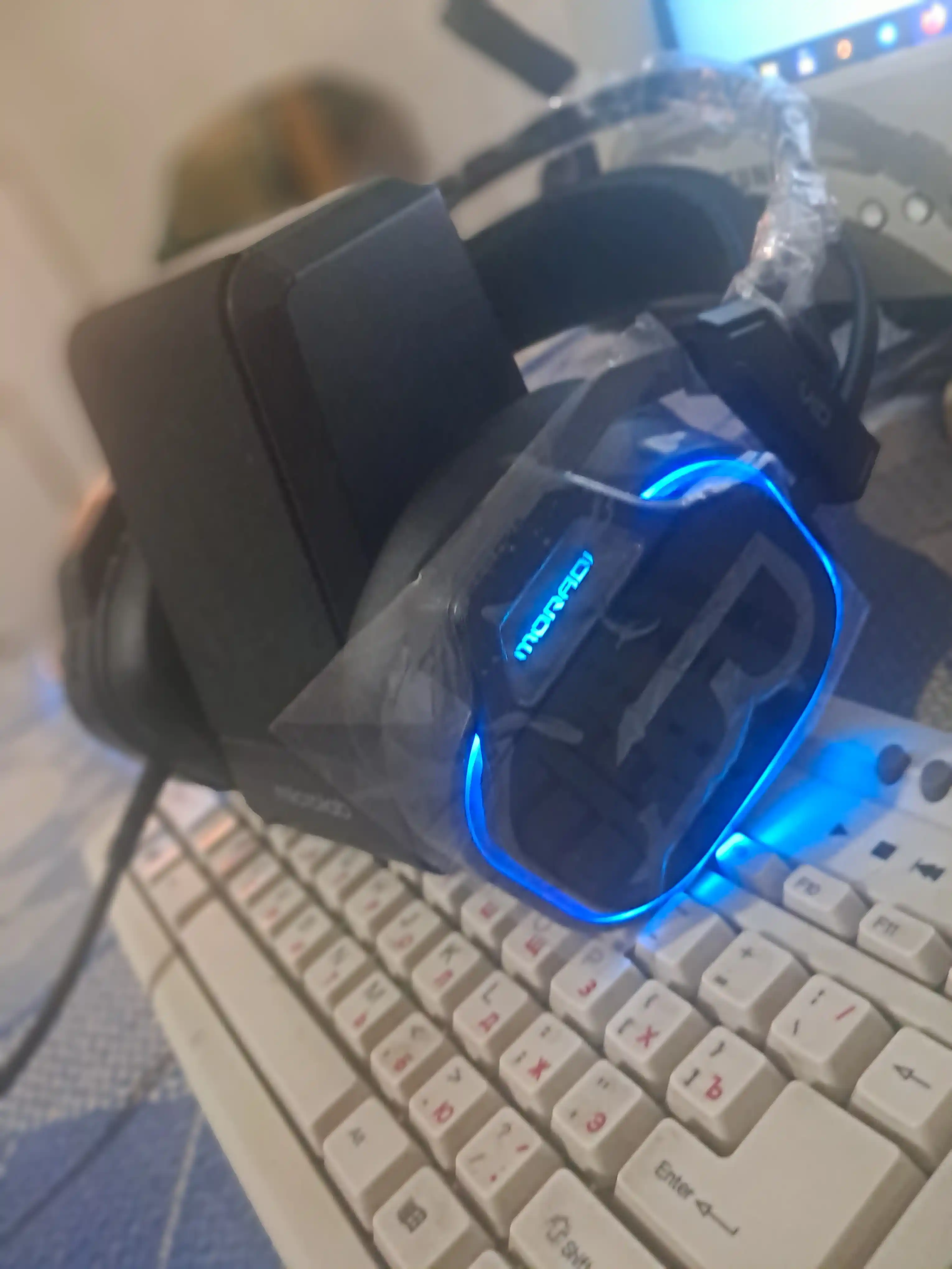 MORADI V10 USB7.1 o'yin uchun simli quloqchinlari ko'k