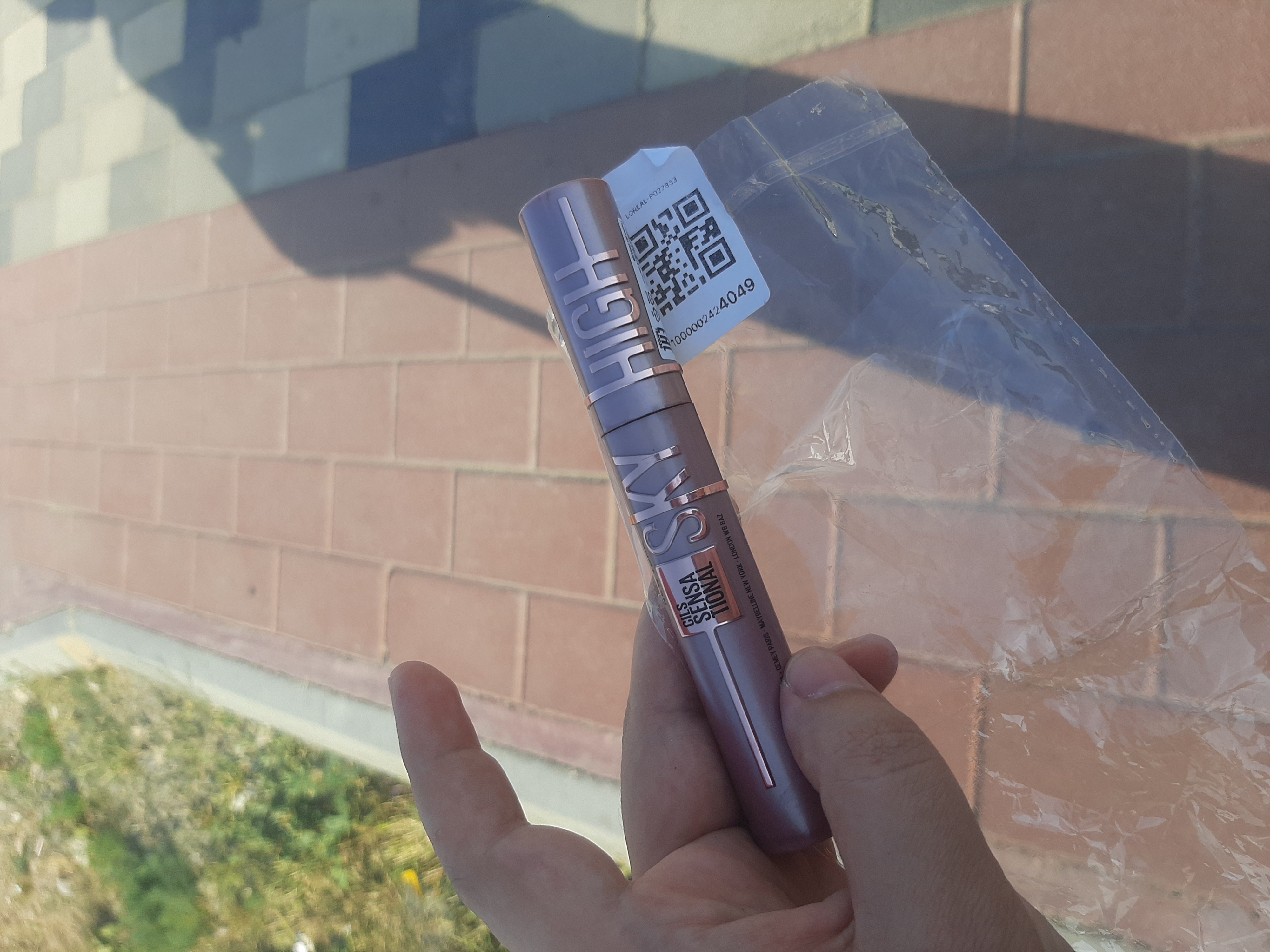 Kiprik uchun tush Maybelline New York Lash Sensational Sky High, qora rang, 9.6 ml