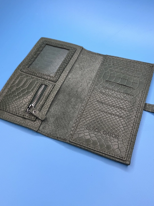 Ayollar portmone Charme Black Gator, tabiiy charmdan