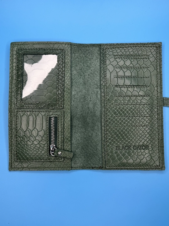 Ayollar portmone Charme Black Gator, tabiiy charmdan