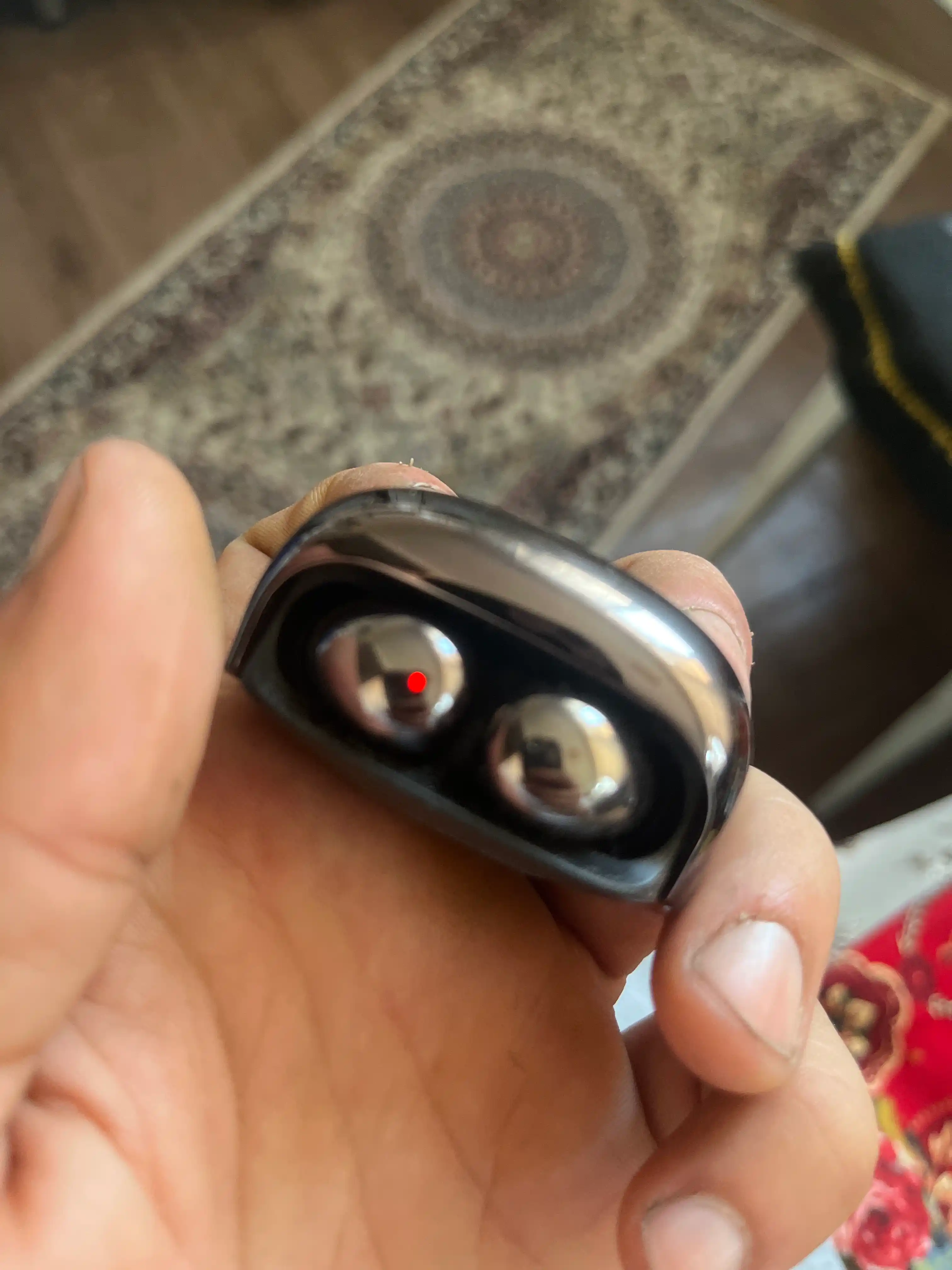 Simsiz Bluetooth quloqchinlar, sensorli boshqaruv va sifatli ovoz bilan