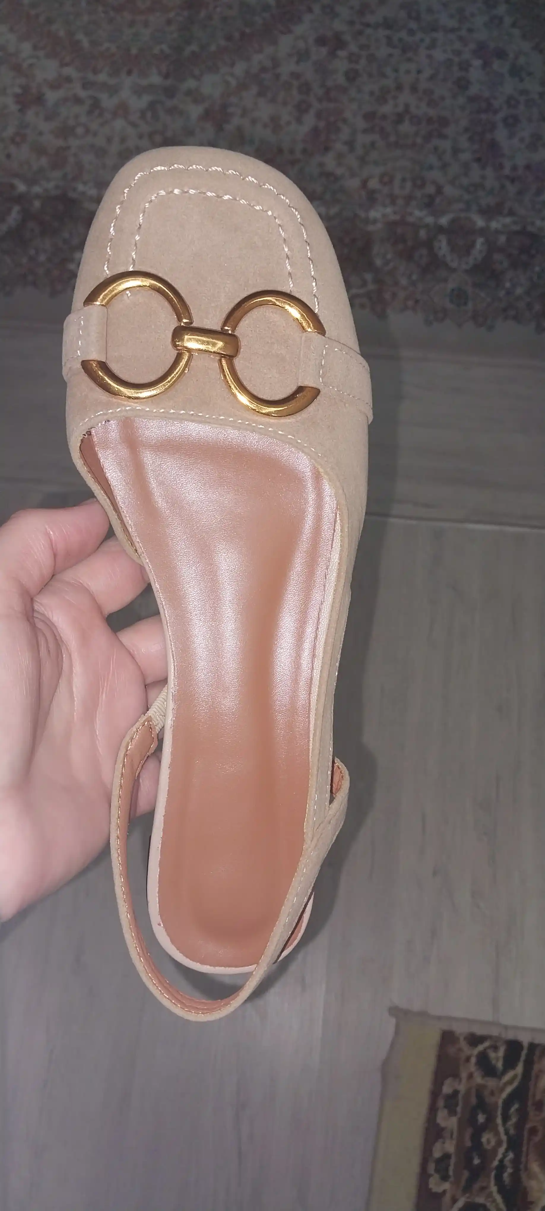 Ayollar uchun bosonojkalar, ayollar yozgi tuflilar sandal