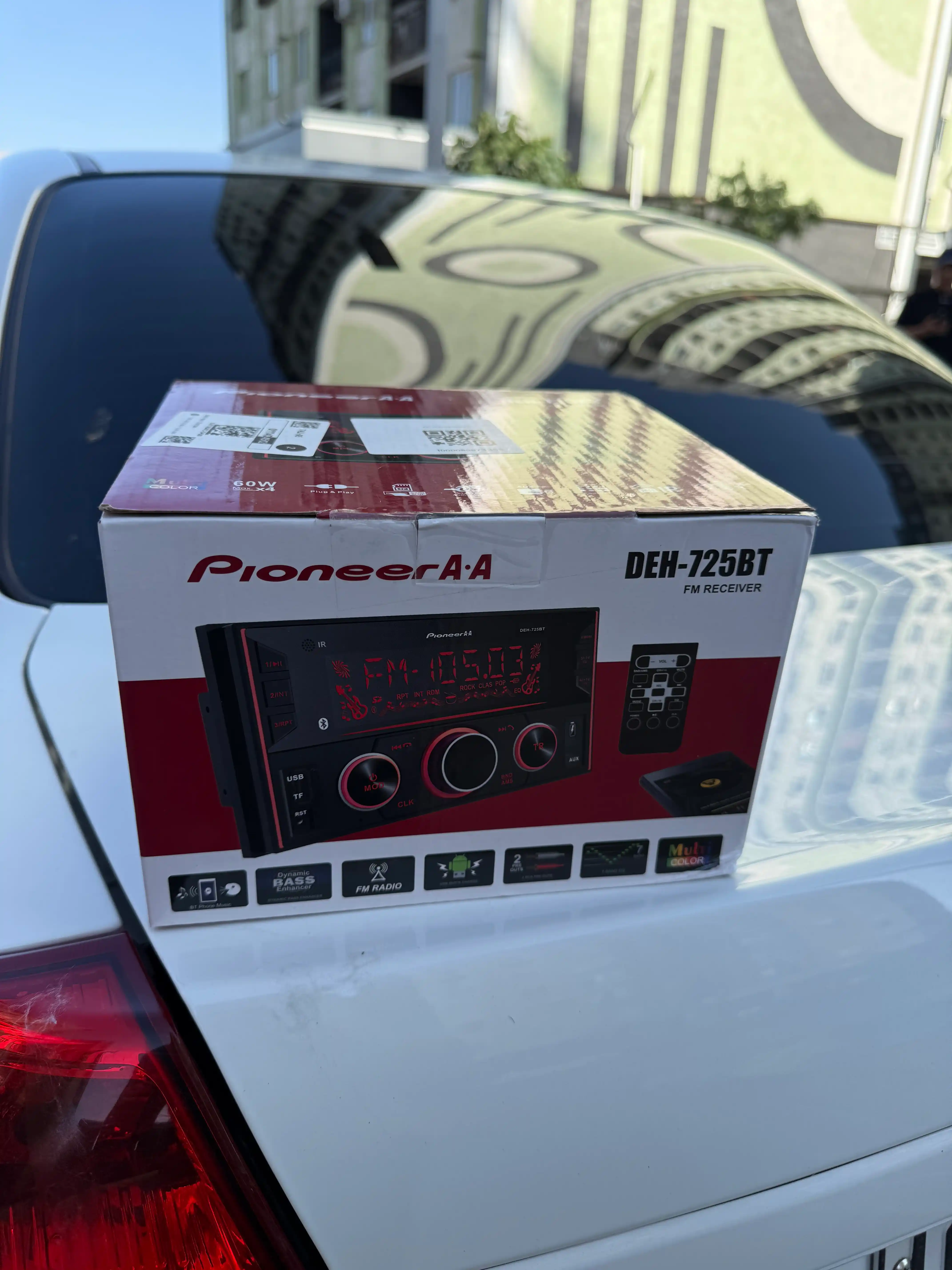 Pioneer A'A DEH-725BT автомобильной мультимедийными  USB AUX