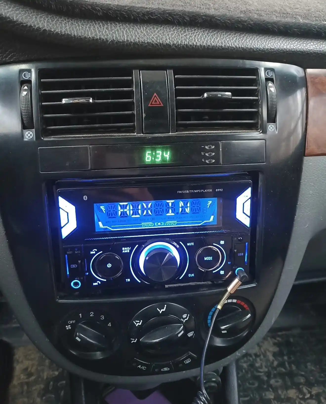 Pioneer A'A DEH-725BT автомобильной мультимедийными  USB AUX