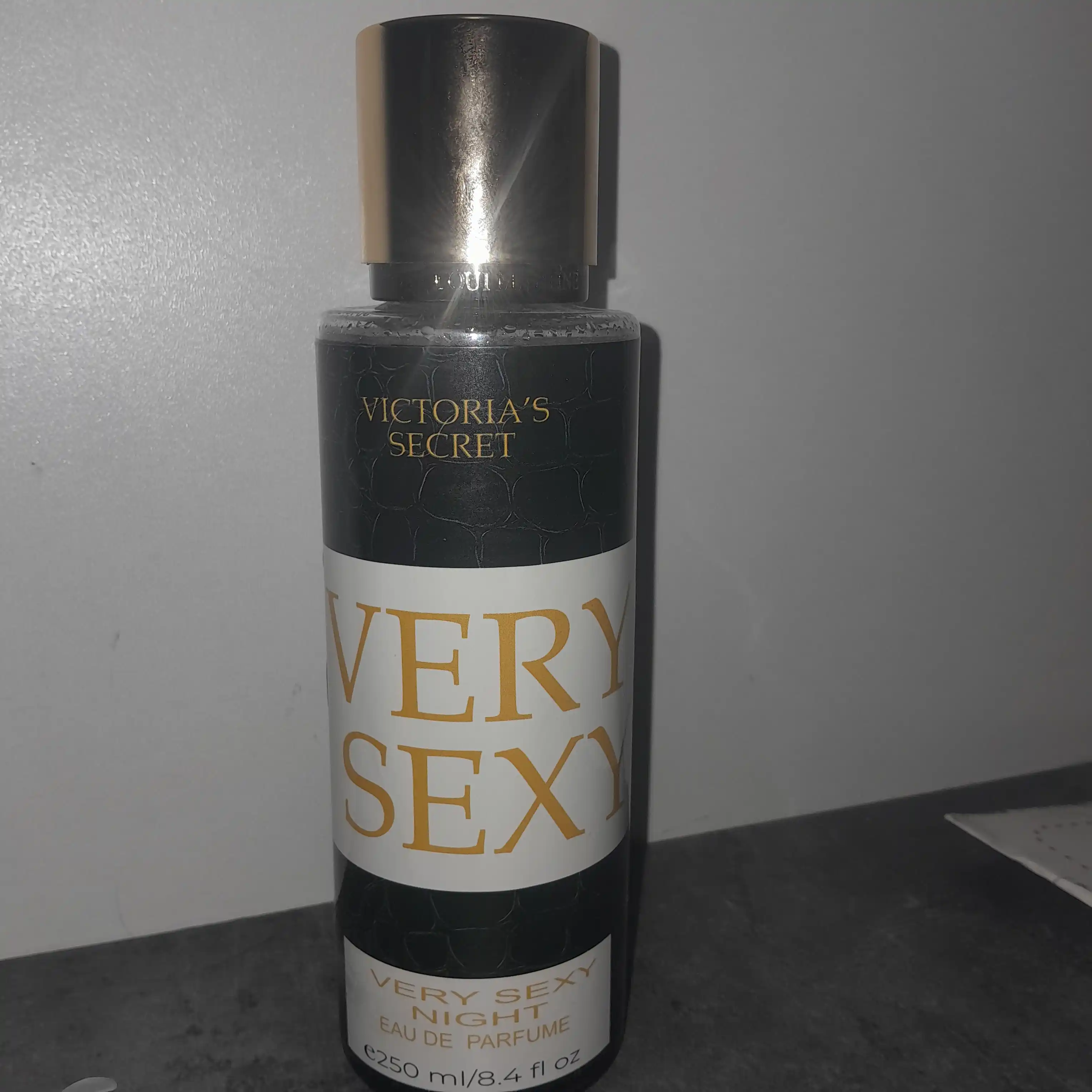 Sprey Victoria Secret Aqua kiss, Tempatation, Shimmer mist, 250 ml