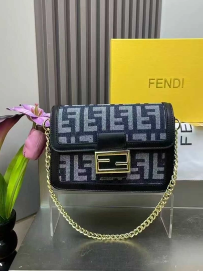 Женская сумка FENDI ROMA через плечо + подарочная коробка и документы — NAF1S1M-FENDI-СИНМЕЛ