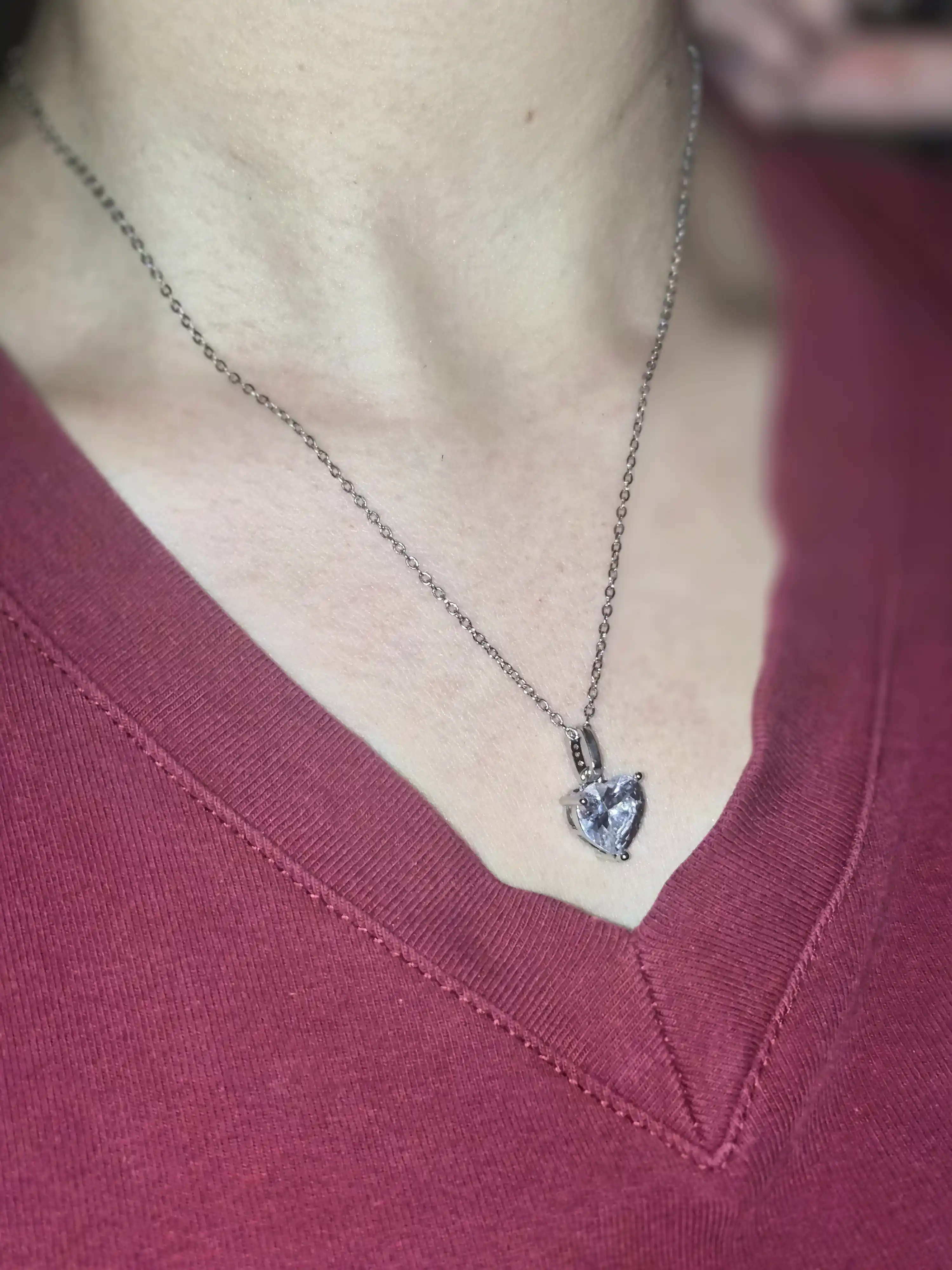 Yurakcha va toshlar bilan bezatilgan ayollar zanjiri, Stainless steel, zanglamaydigan po‘lat