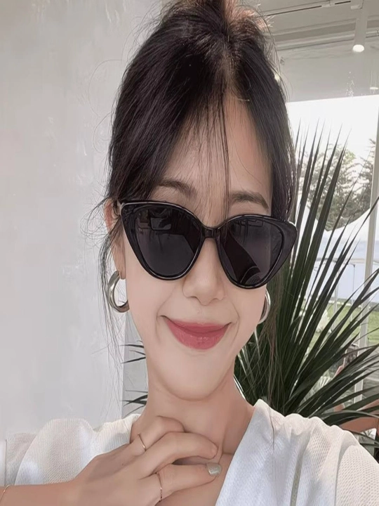 Ayollar uchun Cat Eye quyoshdan himoyalovchi ko‘zoynaklari zamonaviy, urfdagi, UV himoyasi