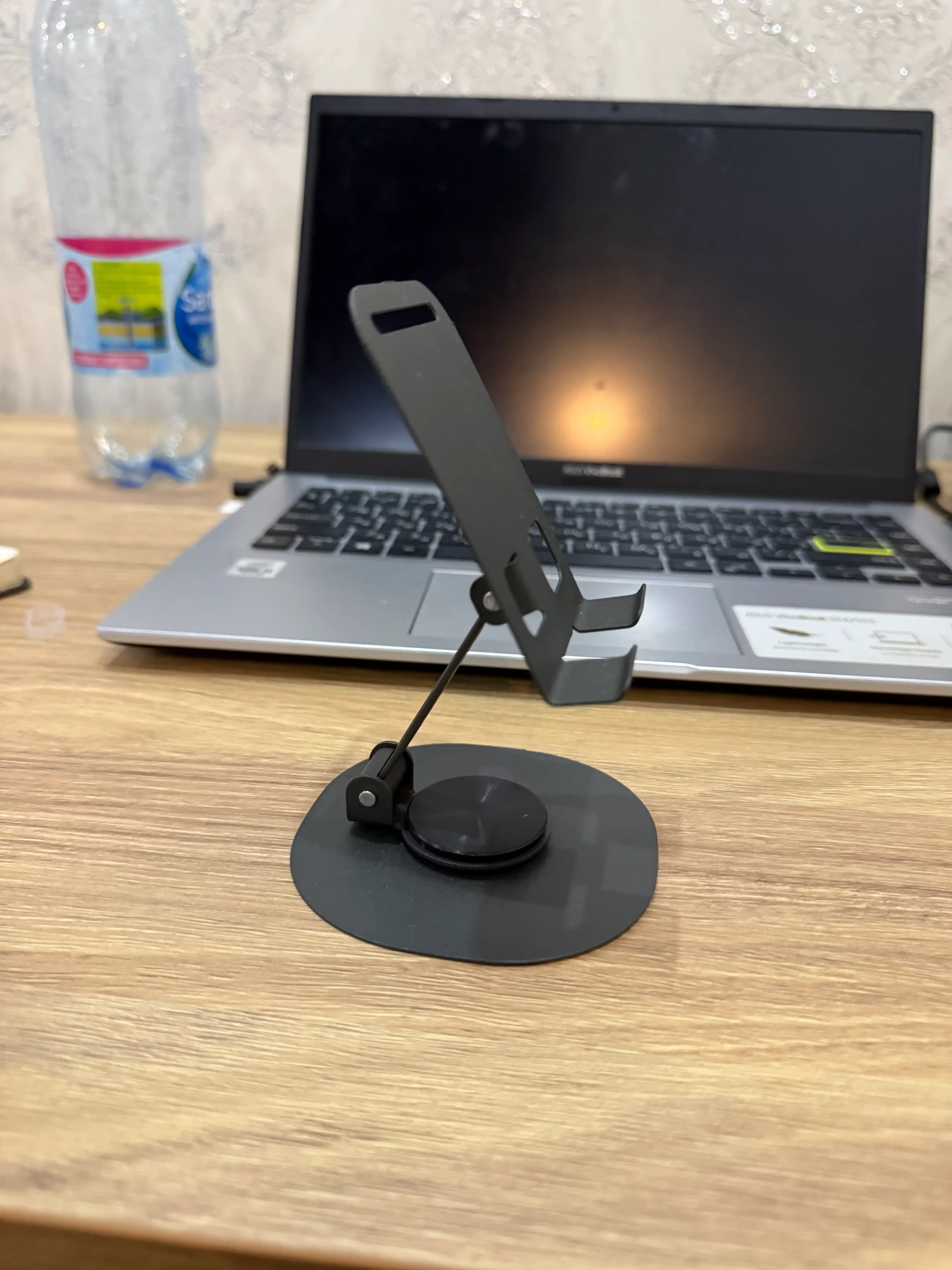 Telefon va planshetlar uchun 360 darajaga buriladigan metall tutqich