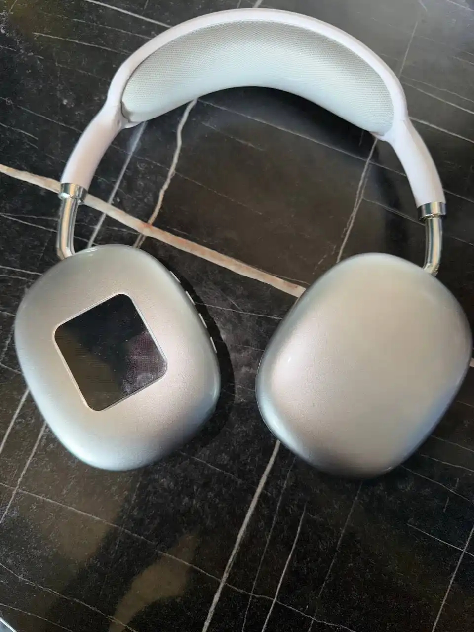 Simsiz quloqchin P9 Bluetooth ekranli, bassli ovoz, SD karta, AUX OPTMEGA