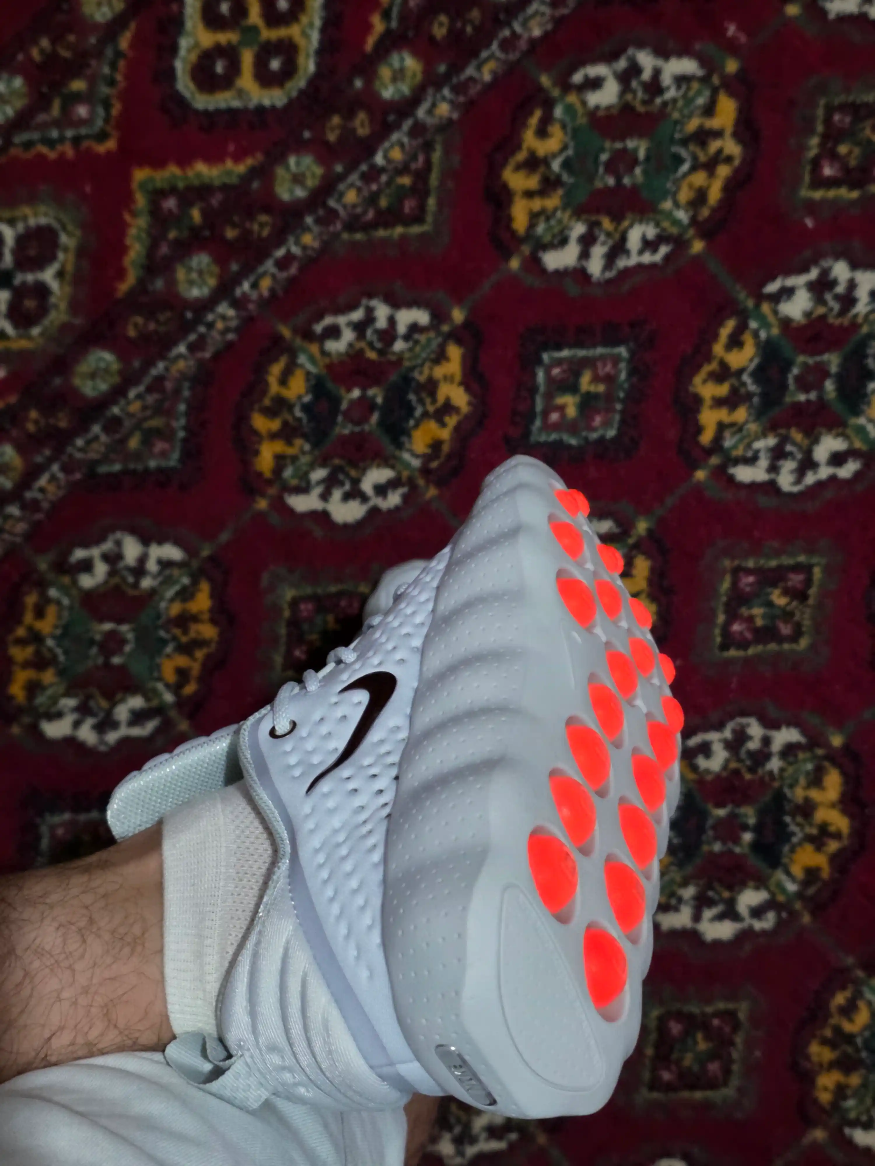 Nike Mind 002/001 yumshoq yostiqli nafas oladigan krossovkalar engil va qulay
