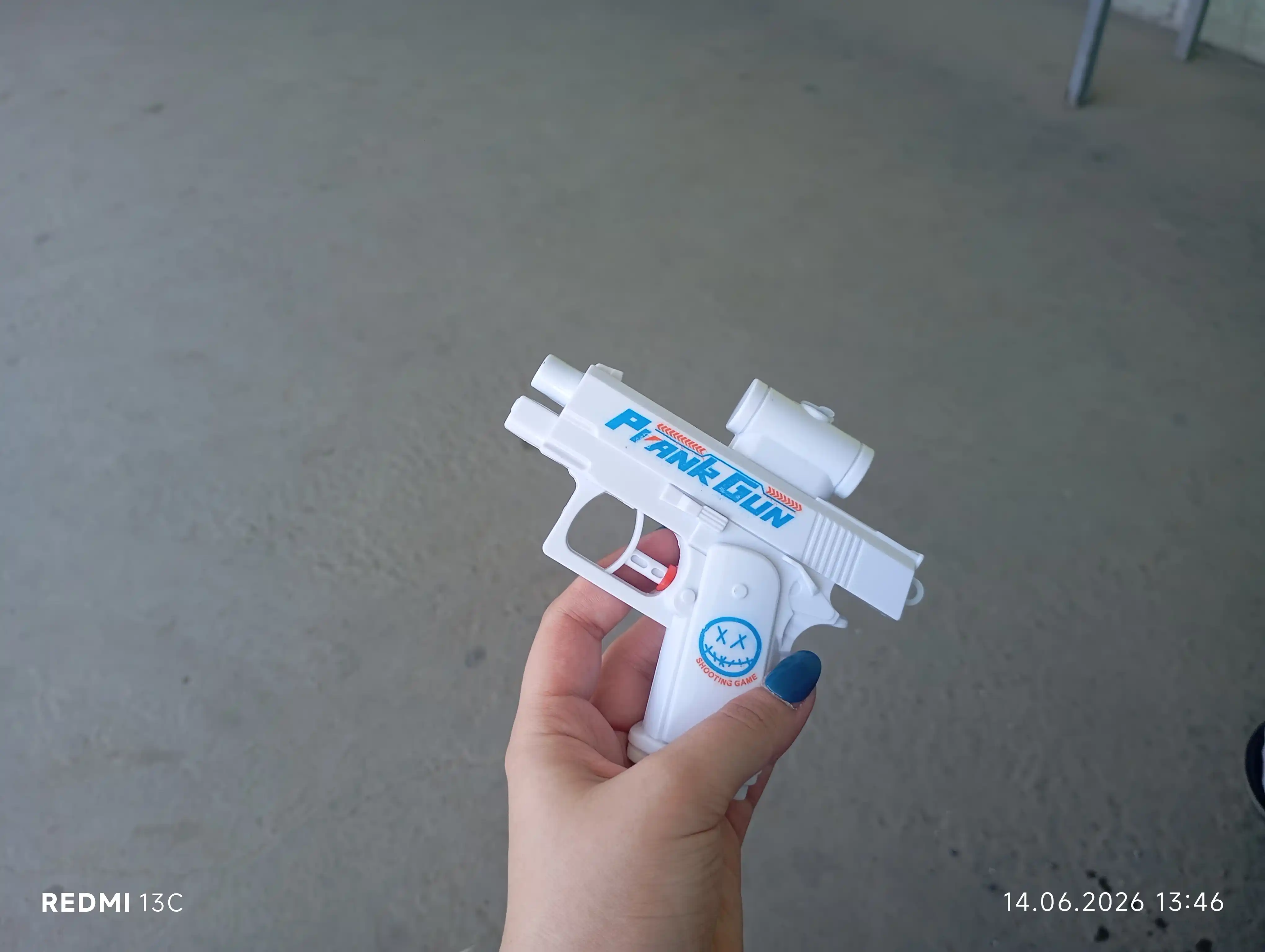 Prank-Gun - suv pistolet, prank o'yinchoq, ikki tomonlama suv otuvchi pistolet
