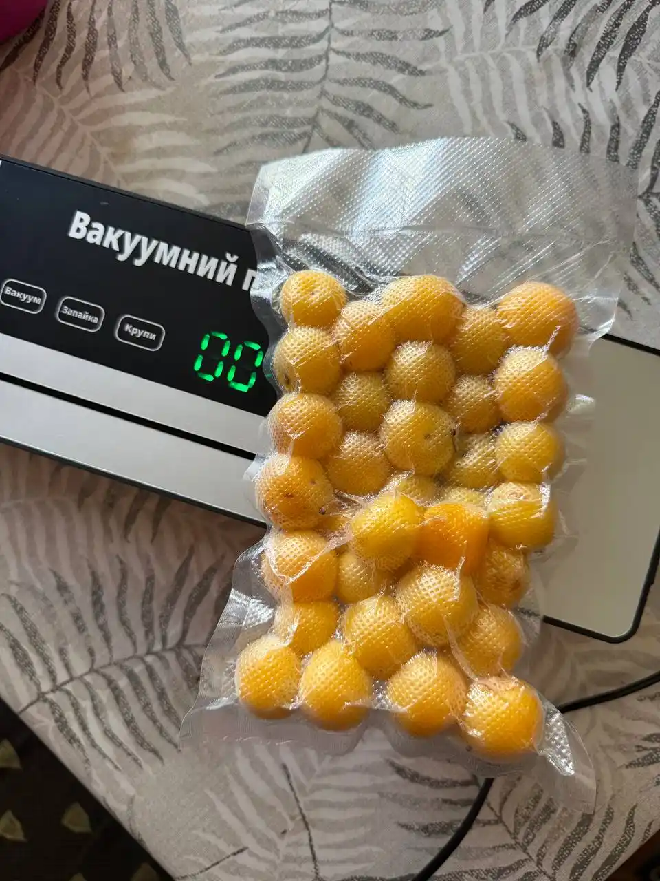 To‘plamda 150 ta paket oshxona mahsulotlari uchun vakuumli qadoqlagich