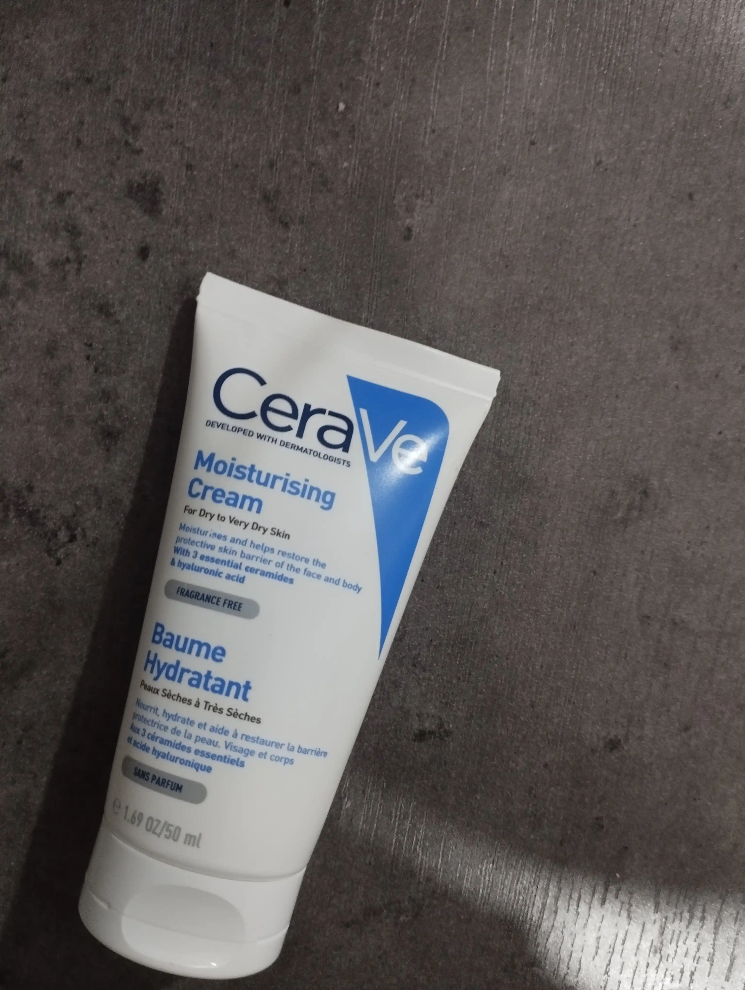 CeraVe Quruq va juda quruq yuz va badan terisi uchun namlantiruvchi krem, 50 ml