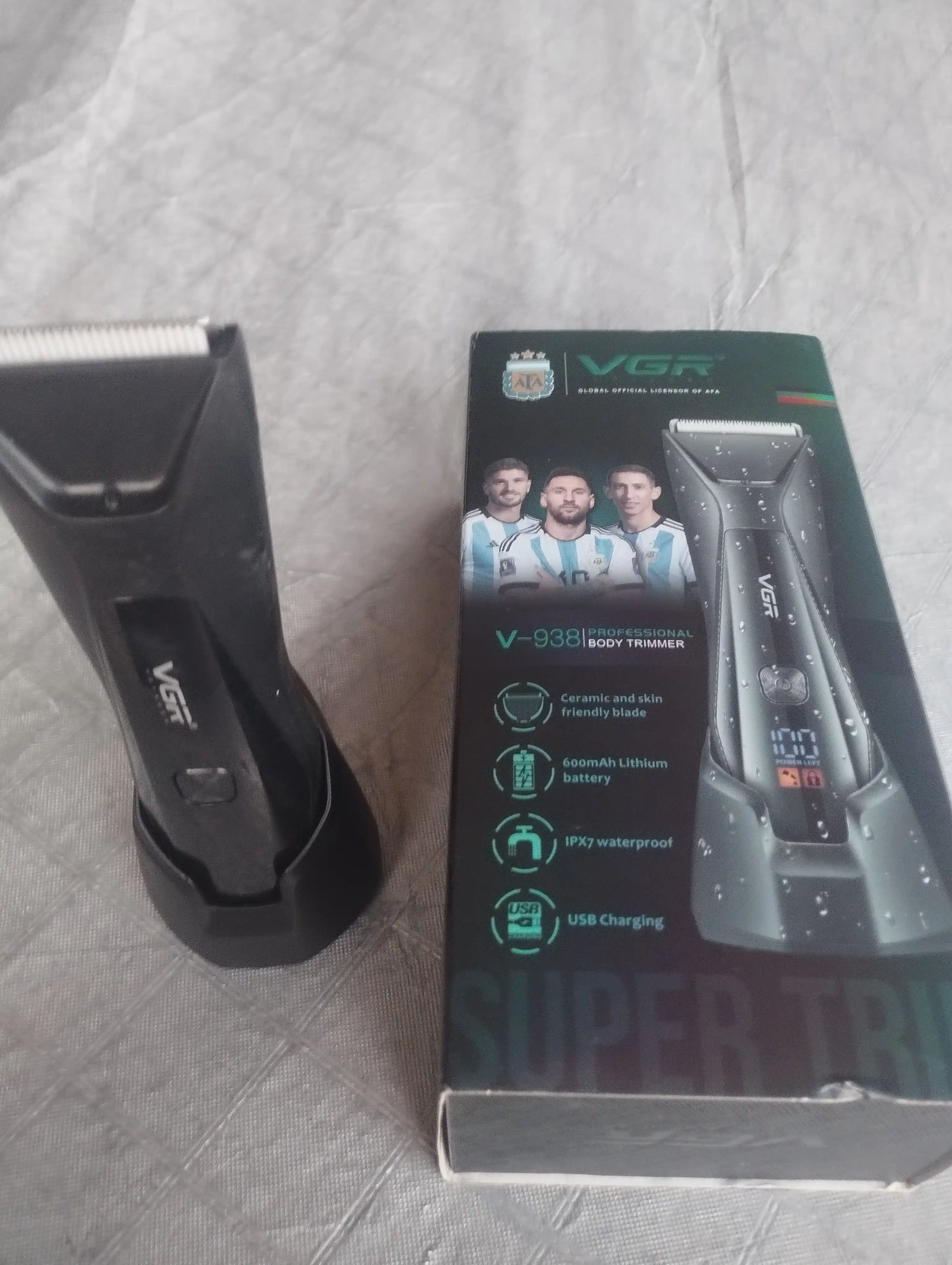 VGR V-938 trimmer – soqol va tana uchun qulay professional parvarish