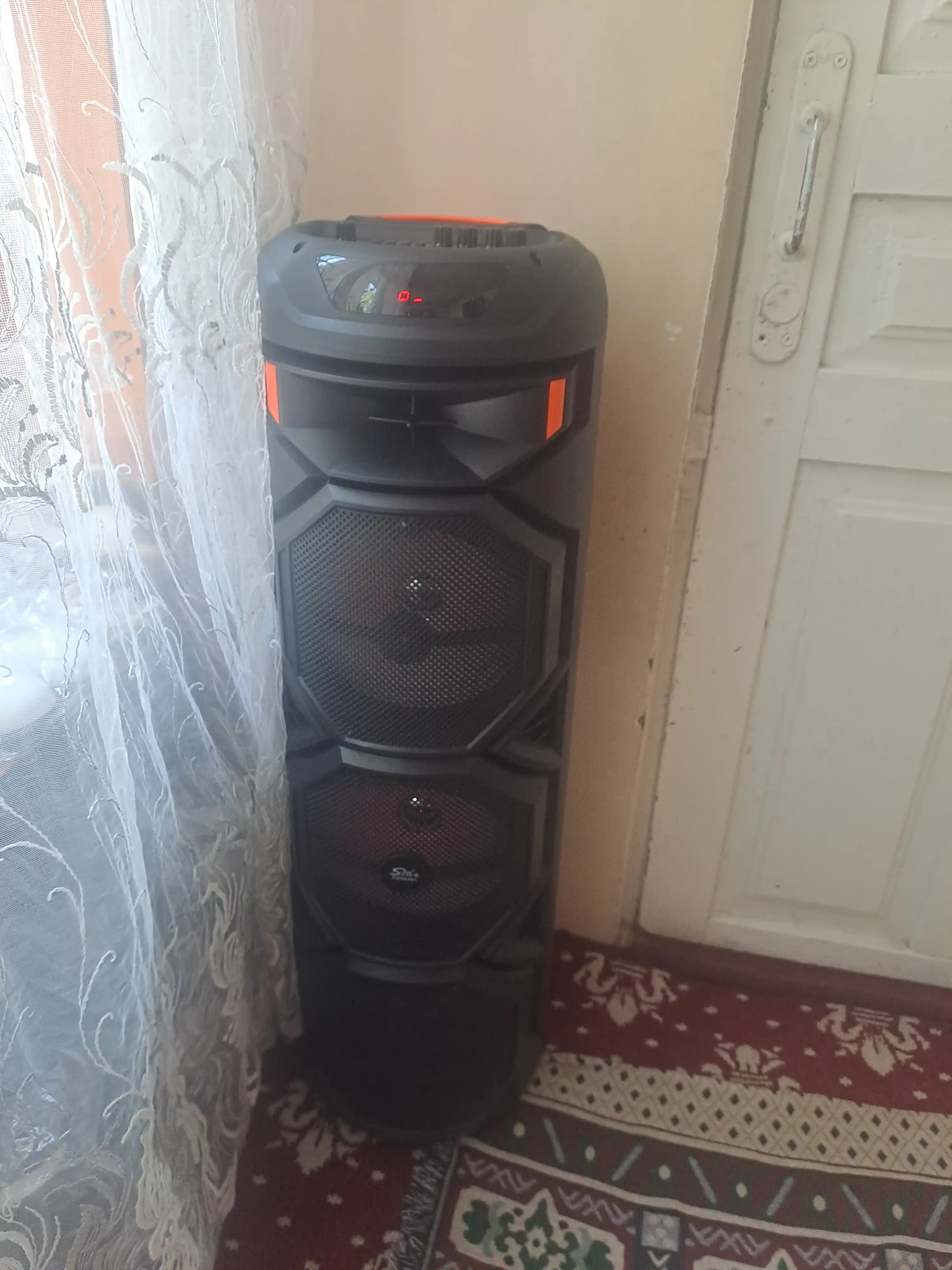 Karaoke kolonka, Bluetooth, simsiz mikrofonli, RGB chiroqli, 90×30 sm