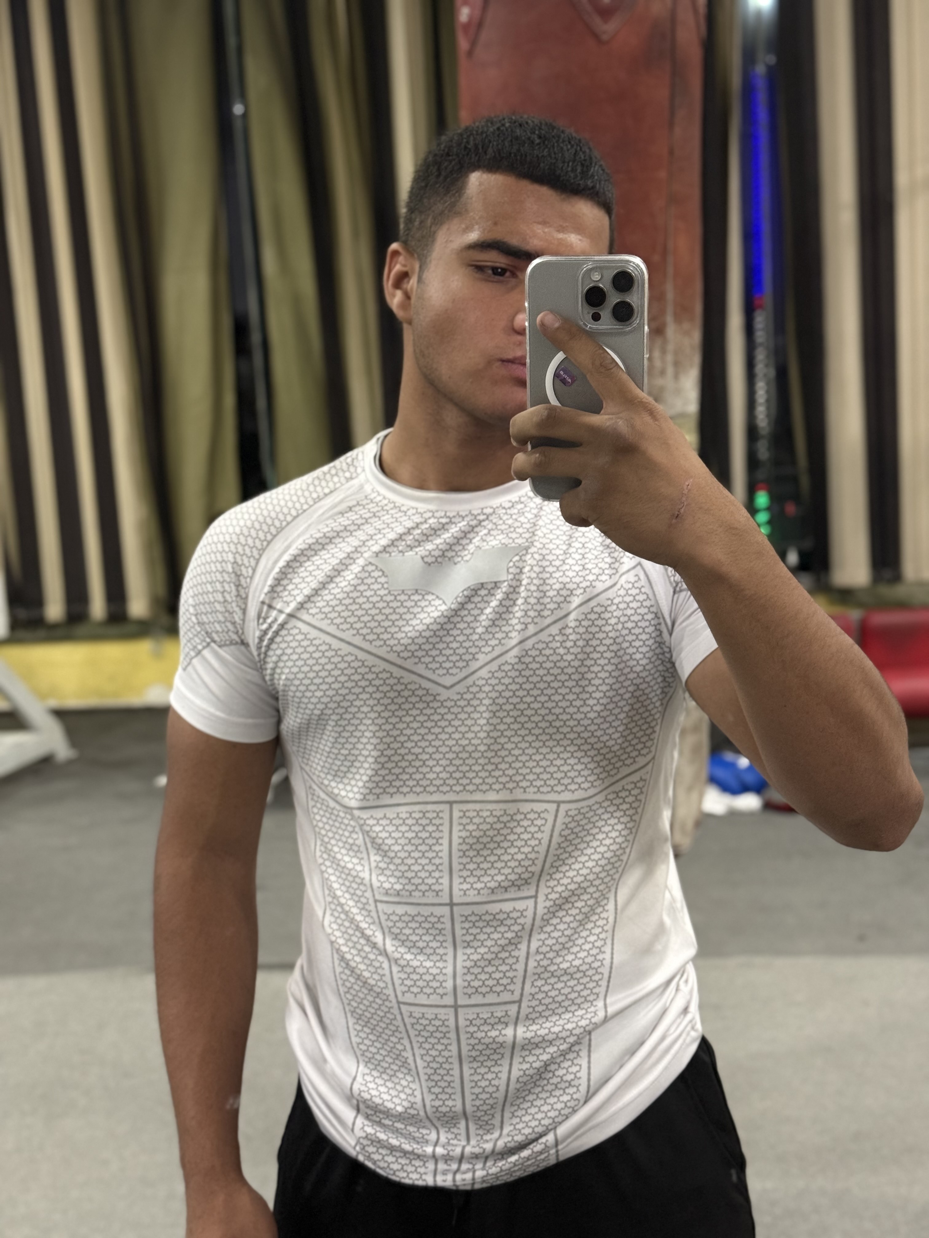 Mashg‘ulotlar va yugurish uchun erkaklar shortiklari fitnes va zal kundalik nafas oladigan