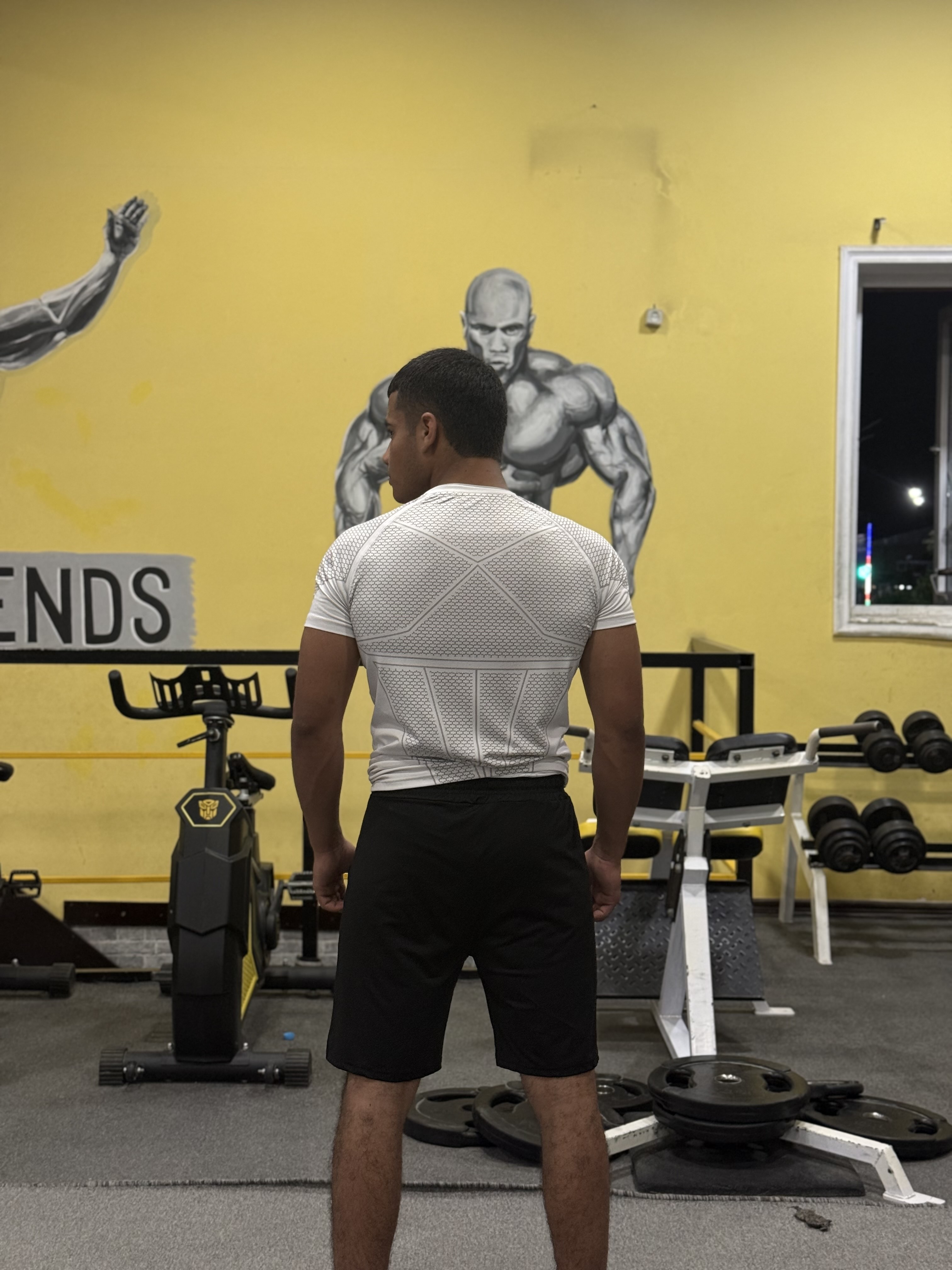 Mashg‘ulotlar va yugurish uchun erkaklar shortiklari fitnes va zal kundalik nafas oladigan