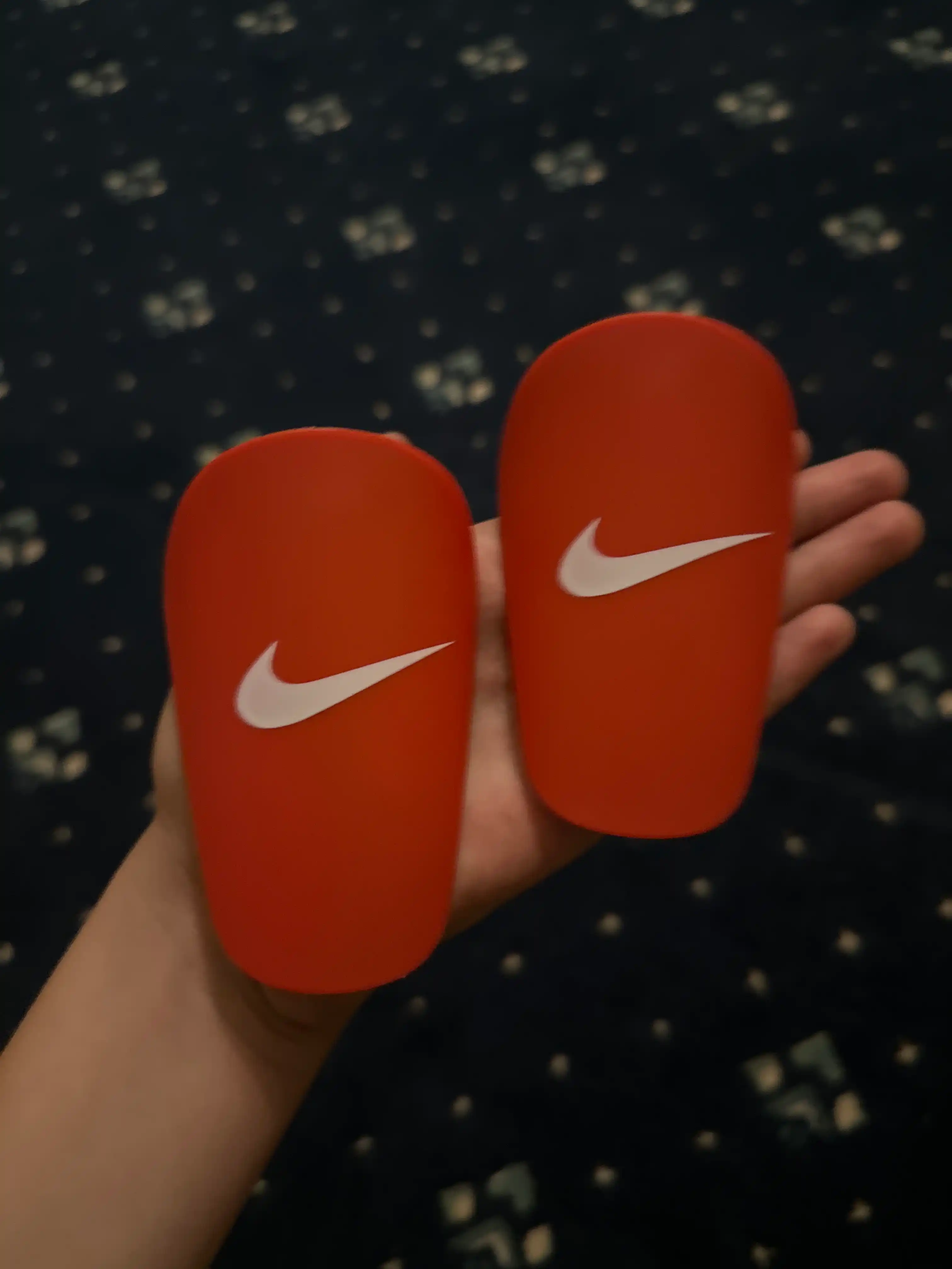 Futbol shitkilari, boldir uchun himoya, yengil va qulay sport himoyasi