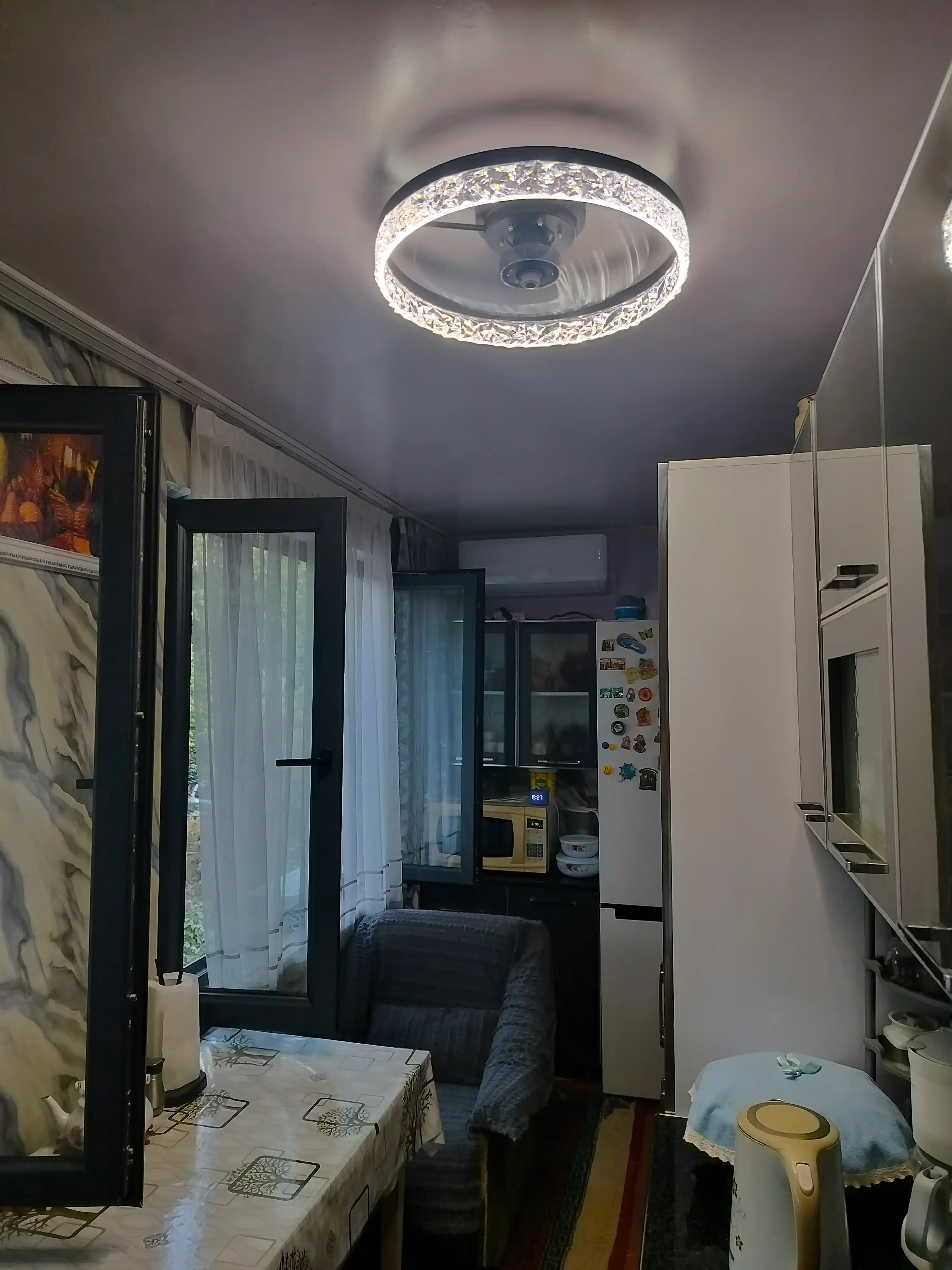 Ventilyator lyustra LED qandil, 6 xil yoritish rejimi, oshxona, zal va yotoqxona uchun mos