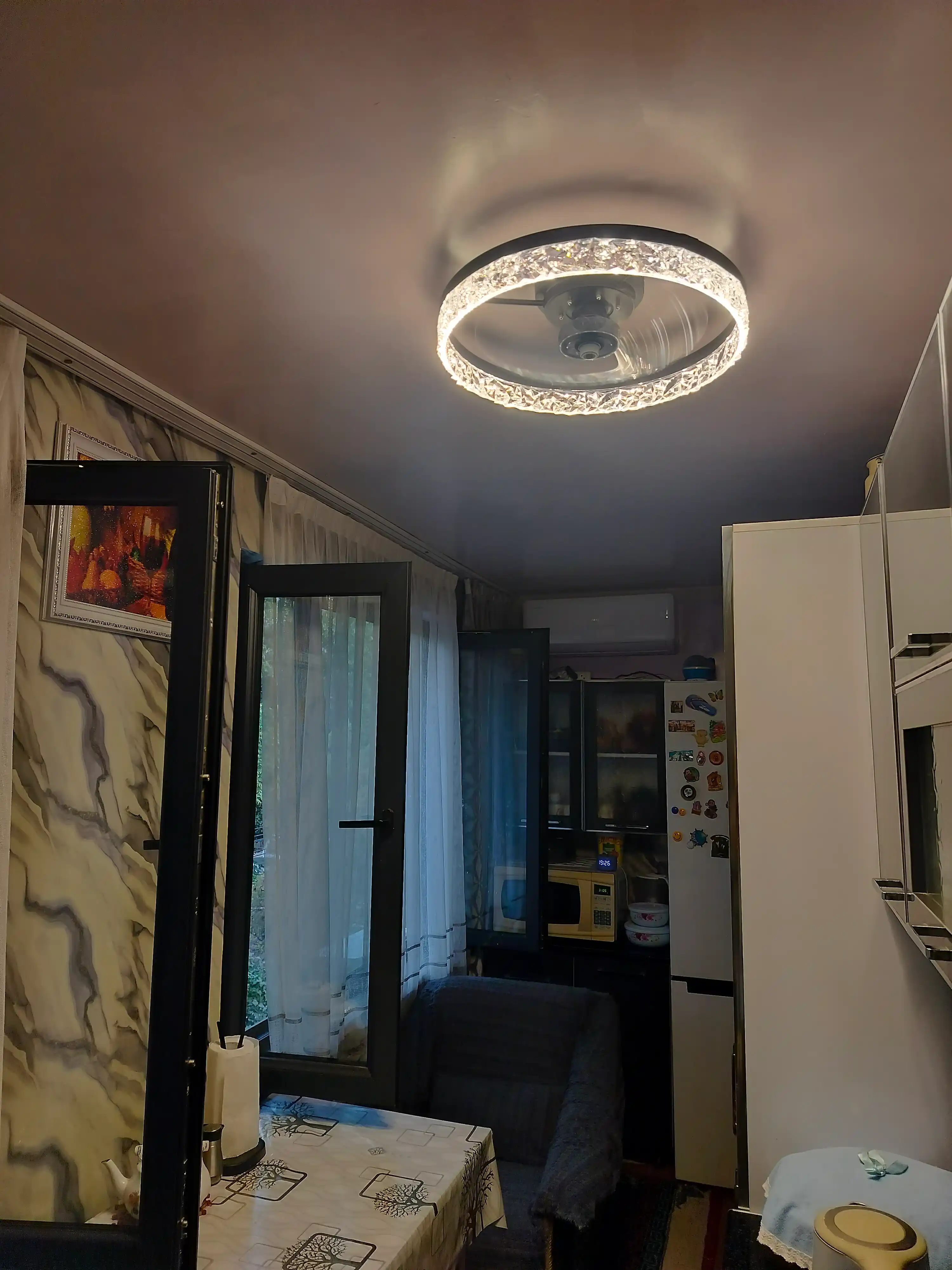 Ventilyator lyustra LED qandil, 6 xil yoritish rejimi, oshxona, zal va yotoqxona uchun mos