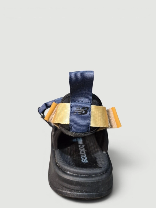 Erkaklar uchun sandal