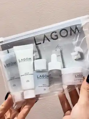 LAGOM TRAVEL KIT 5 в 1 набор средств с косметичкой, пенка, гель, тонер, сыворотка, крем