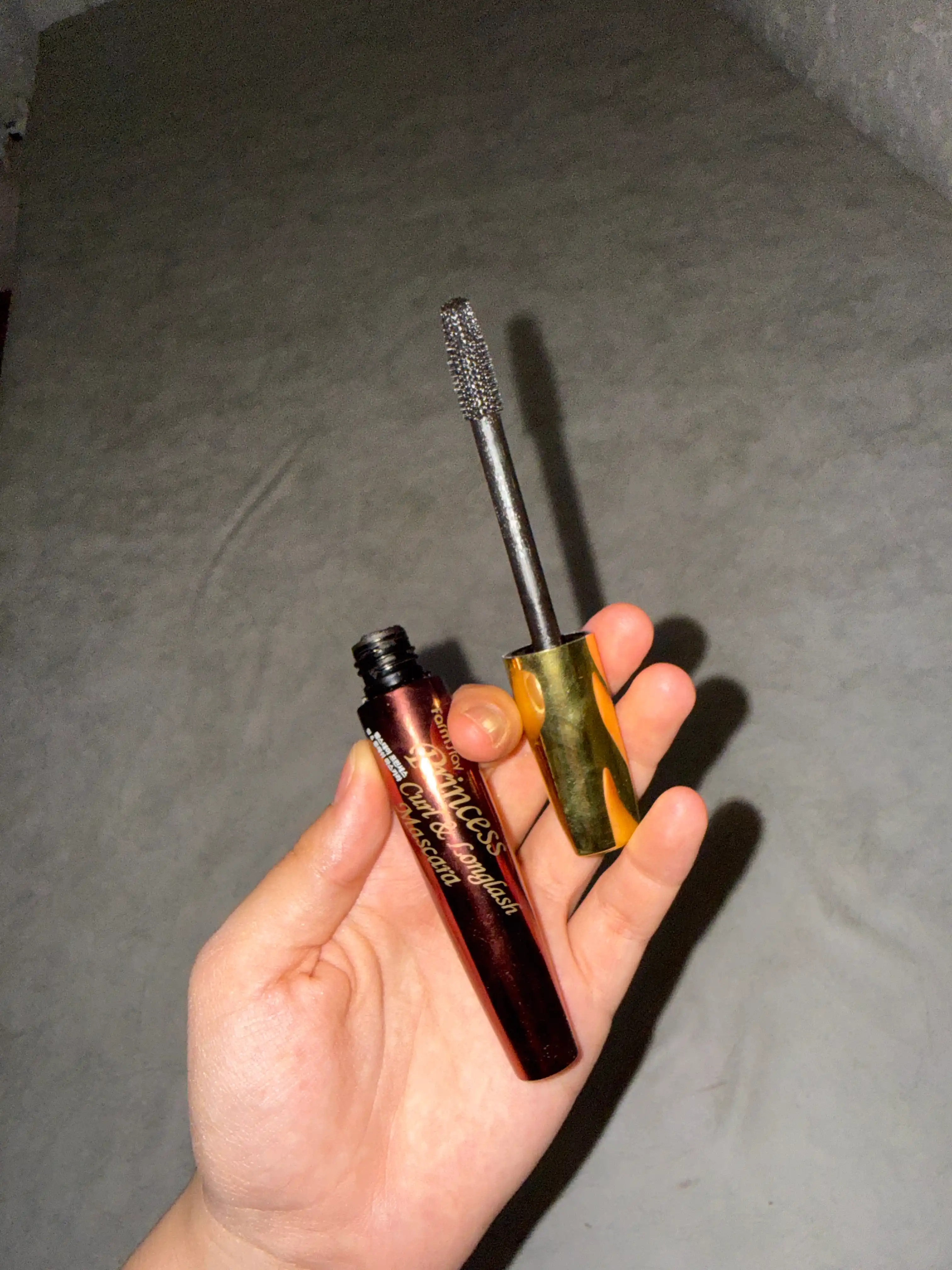 Bukuvchi va cho'zuvchi kipriklar uchun tush FARMSTAY Princess Curl & Longlash Mascara