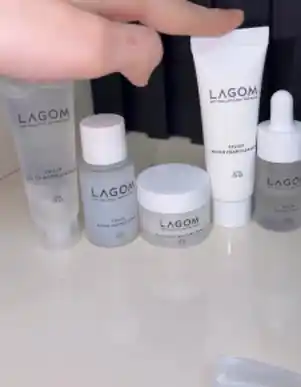 LAGOM TRAVEL KIT 5 в 1 набор средств с косметичкой, пенка, гель, тонер, сыворотка, крем