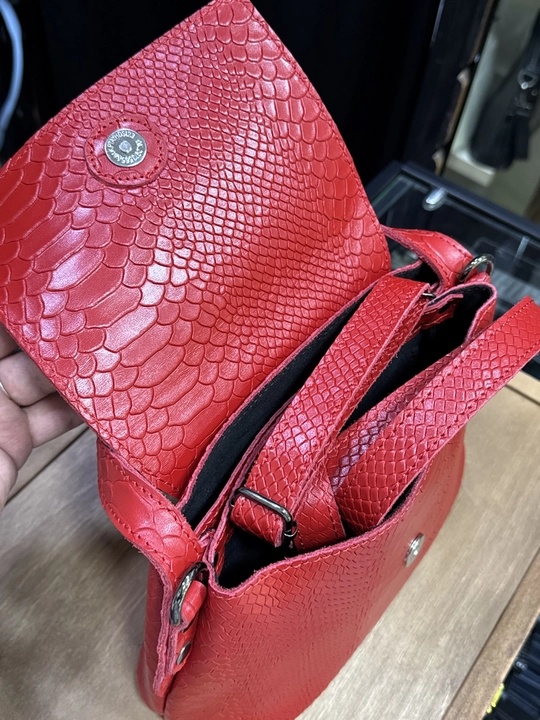 Ayollar sumkasi tabiiy charmdan Black Gator