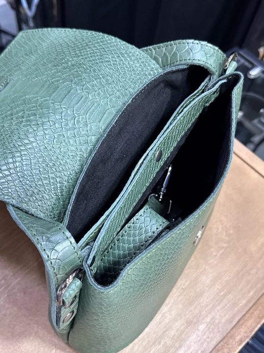 Ayollar sumkasi tabiiy charmdan Black Gator
