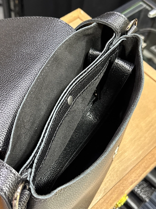 Ayollar sumkasi tabiiy charmdan Black Gator