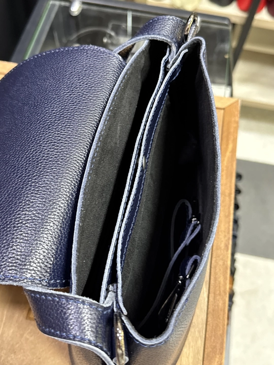Ayollar sumkasi tabiiy charmdan Black Gator